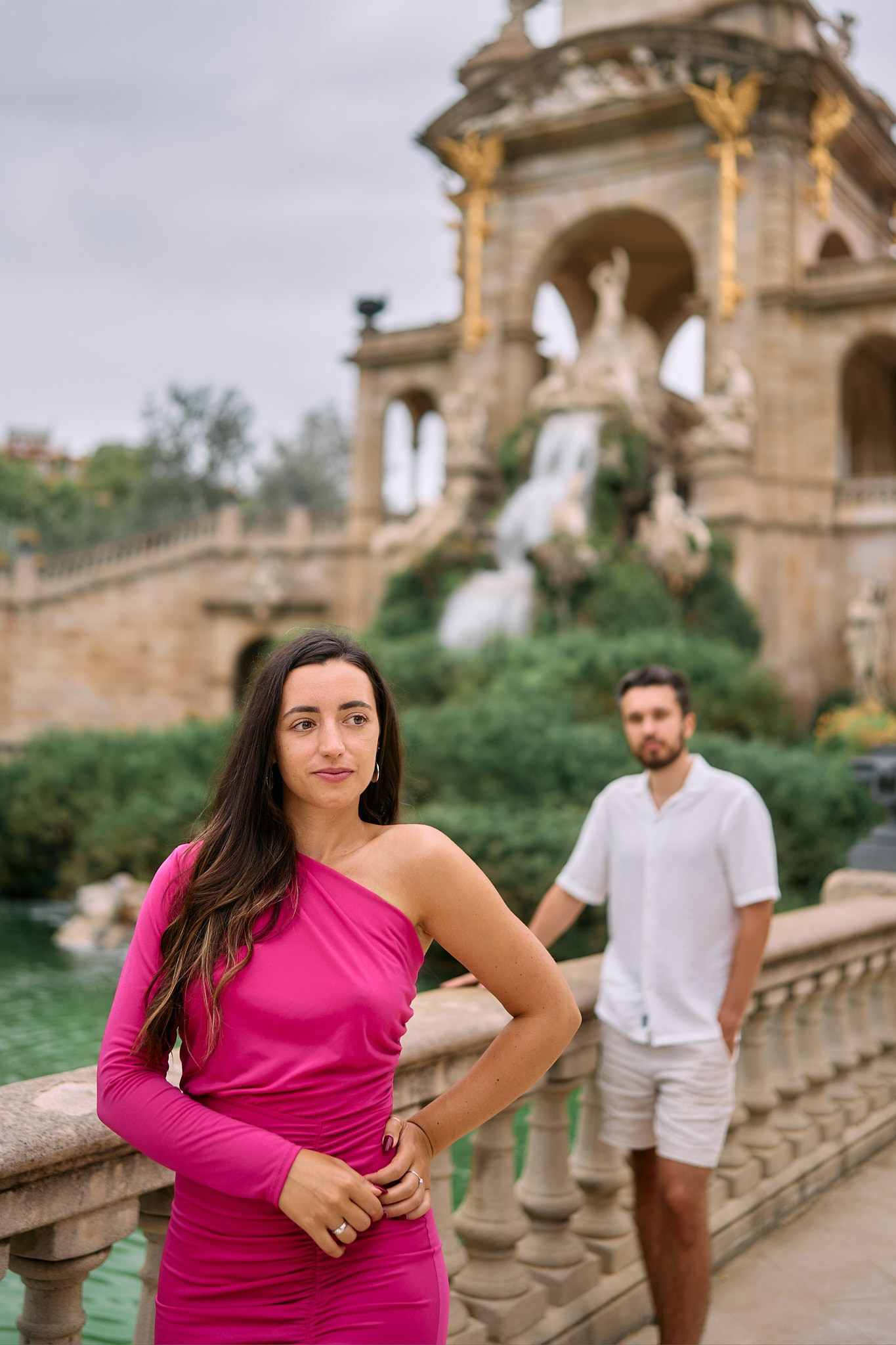 Description of the Ciutadella Parc location for a  love-story or individual photo shoot in Barcelona, examples of photos. POSTCARD.BCN Photographer Kate in Barcelona. Love-story, family or individual photo shoots