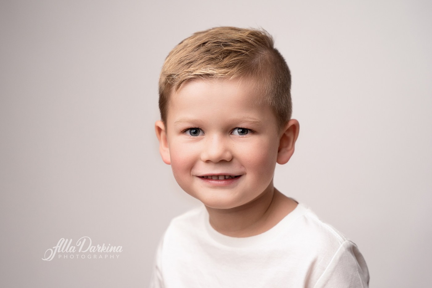 Mother’s Day SPECIAL OFFER. Newborn and family photographer. Hills District. Sydney