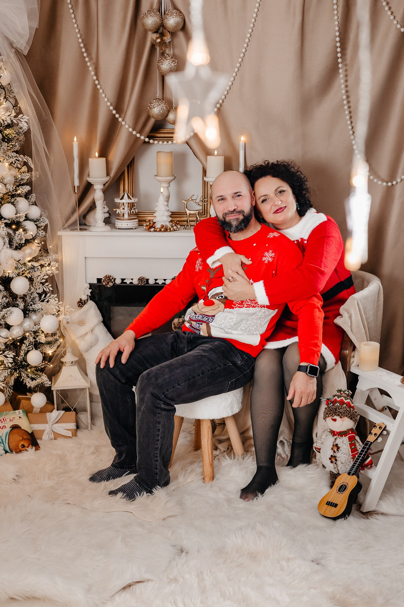 Ședințe Foto Crăciun 2025 Piatra Neamț | Fotografii de Sărbători | FotoACTIV. Fotograf Profesionist Piatra Neamț, Roman, Târgu Neamț, Bicaz, Neamț | Studio, Nuntă, Botez, Eveniment | FotoACTIV