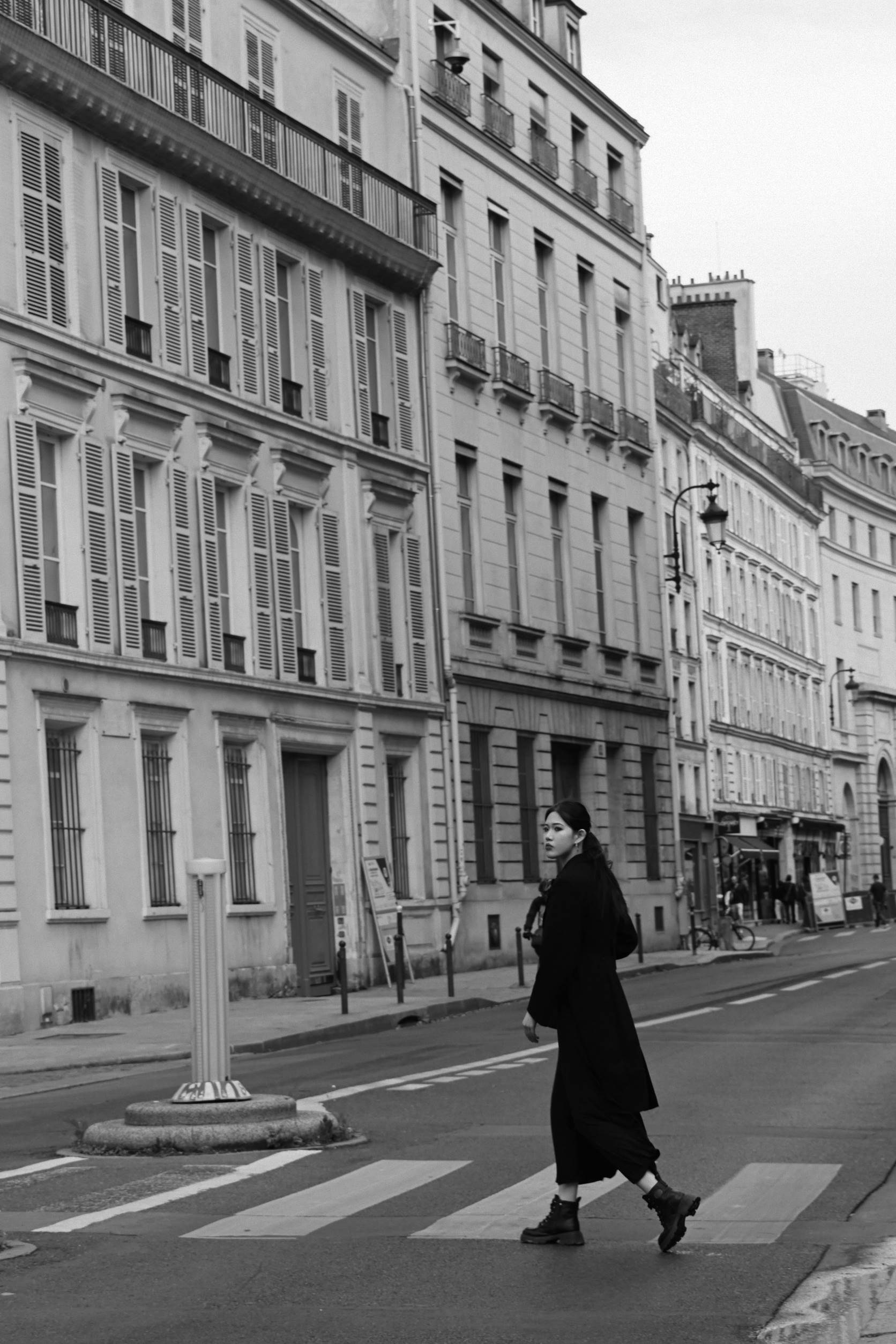 UrbanFrames. Lifestyle & Travel Portrait photography in Paris Shyl