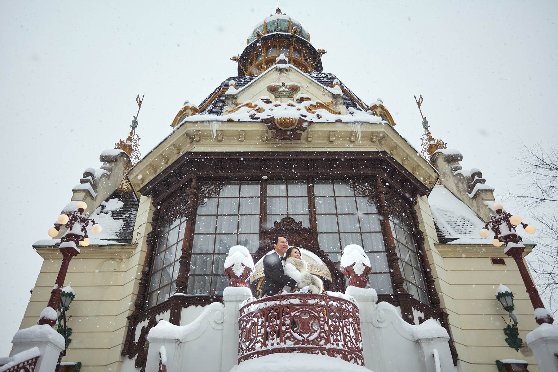 Helen & CY — Winter Pre-Wedding in Prague & Český Krumlov