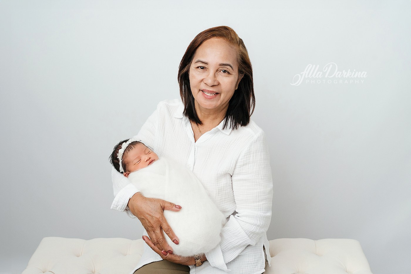 Newborn Photography in Kellyville, Sydney | Beautiful Family & Generational Portraits