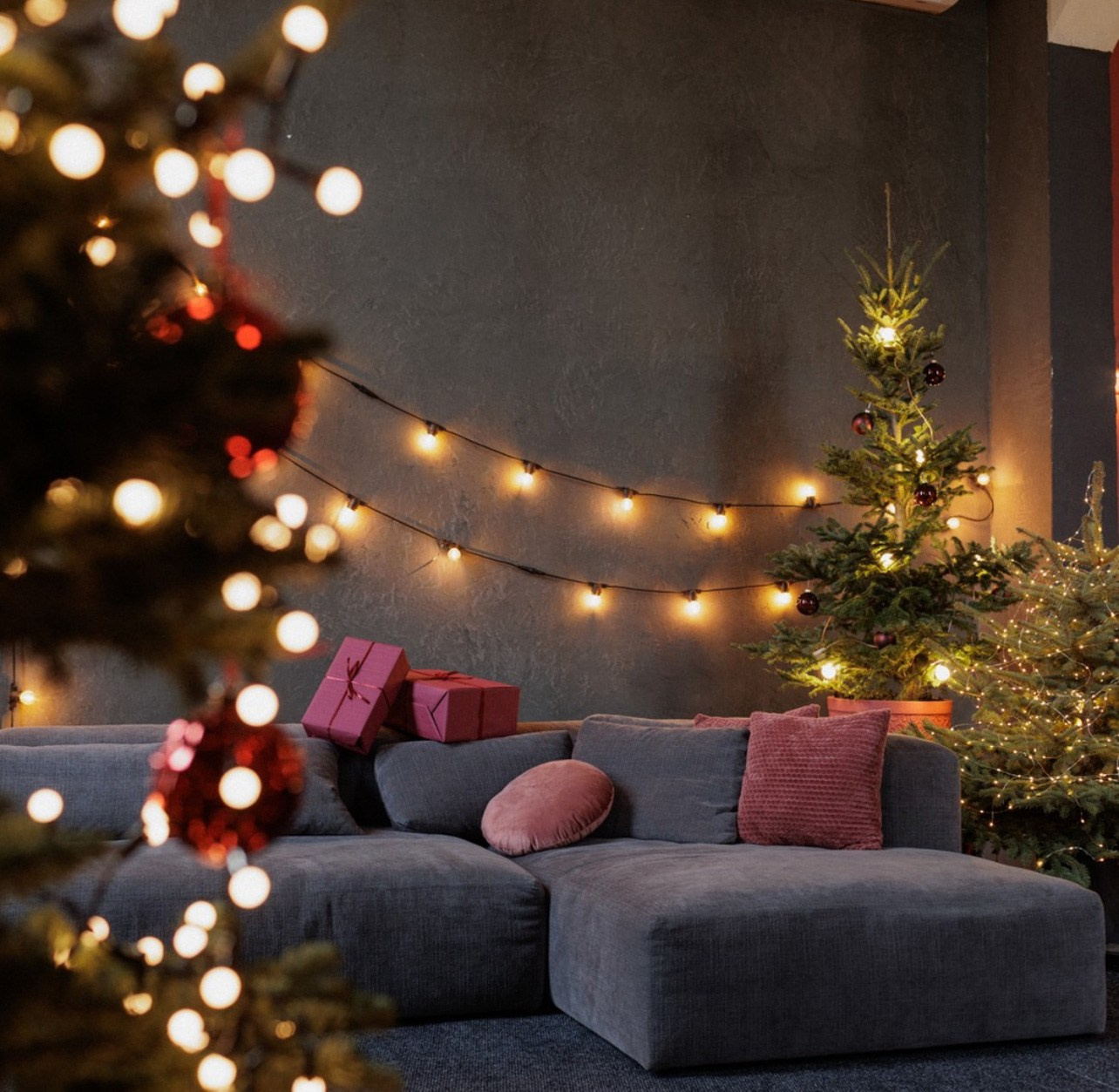 Christmas Photo Studios in Vilnius: Top Studios for Holiday Photoshoots. Framed by Evelina | Destination Wedding Photographer from Lithuania | Europe