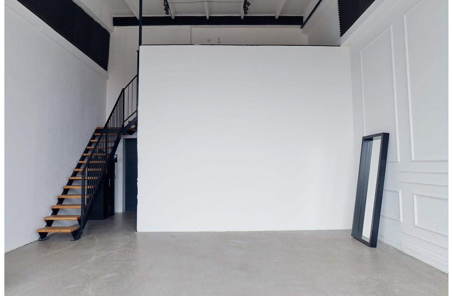 Nuomojamos Fotostudijos Vilniuje. Framed by Evelina | Vestuvių fotografė