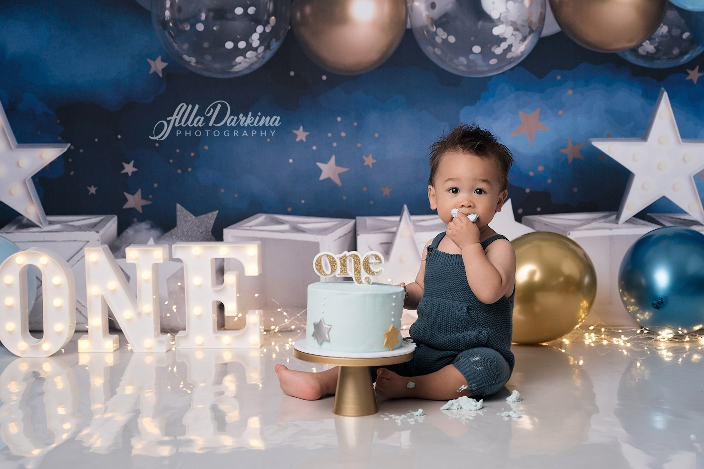 Cake smash session price guide. Newborn and family photographer. Hills District. Sydney