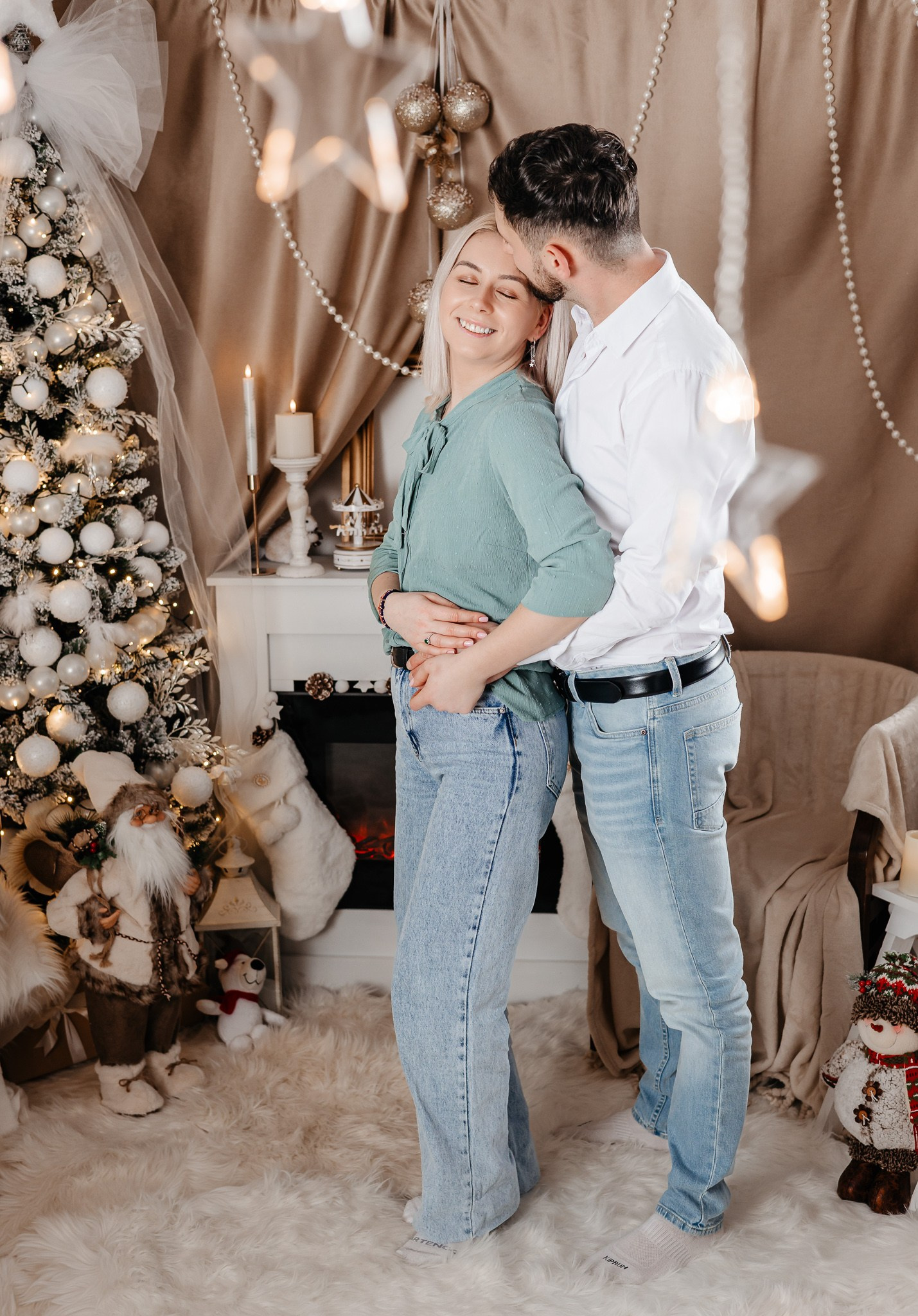 Ședințe Foto Crăciun 2025 Piatra Neamț | Fotografii de Sărbători | FotoACTIV. Fotograf Profesionist Piatra Neamț, Roman, Târgu Neamț, Bicaz, Neamț | Studio, Nuntă, Botez, Eveniment | FotoACTIV