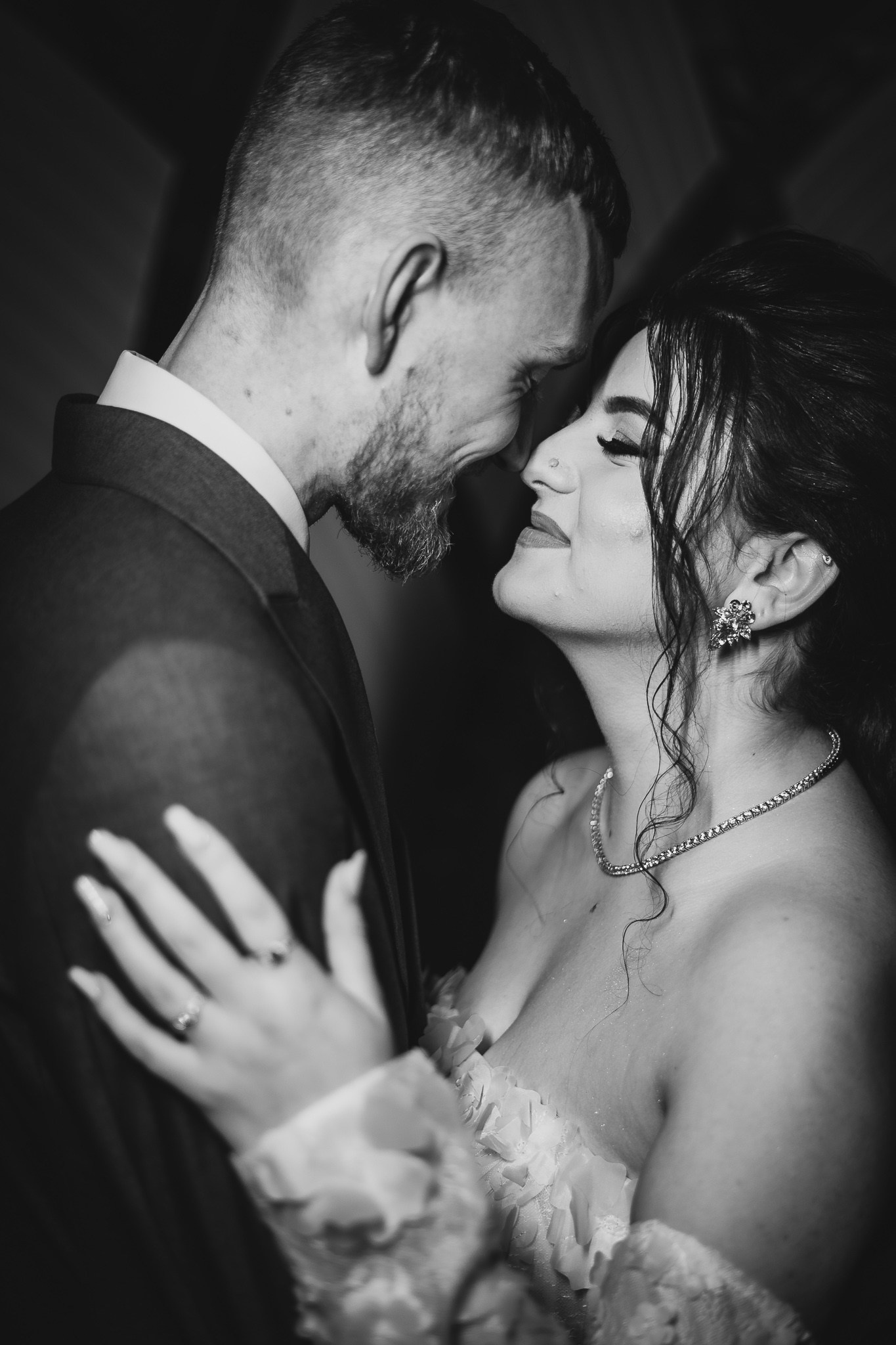 Portret miri alb negru la sedinta foto 