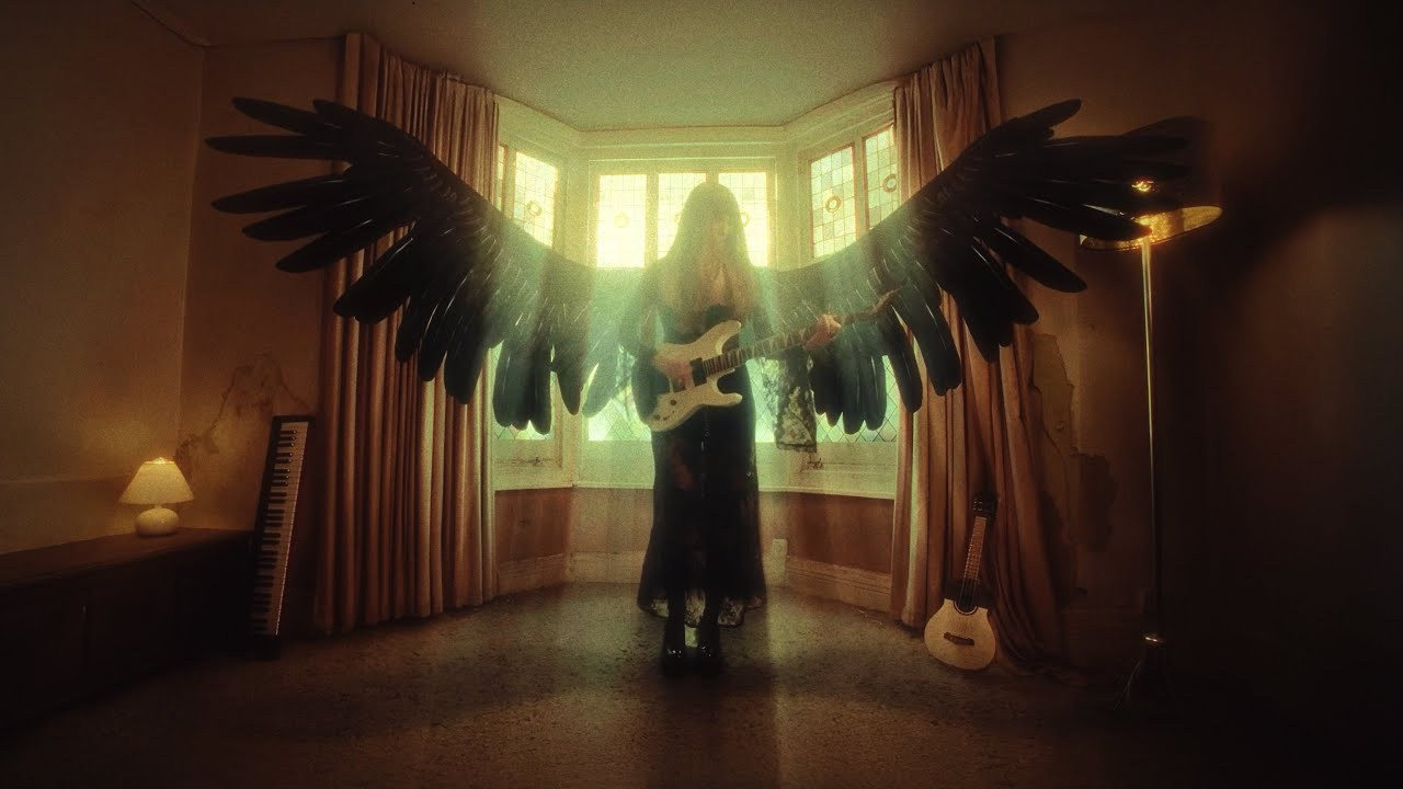 Calva Louise llega a España por primera vez con «Edge of the Abyss» | FOTKAI