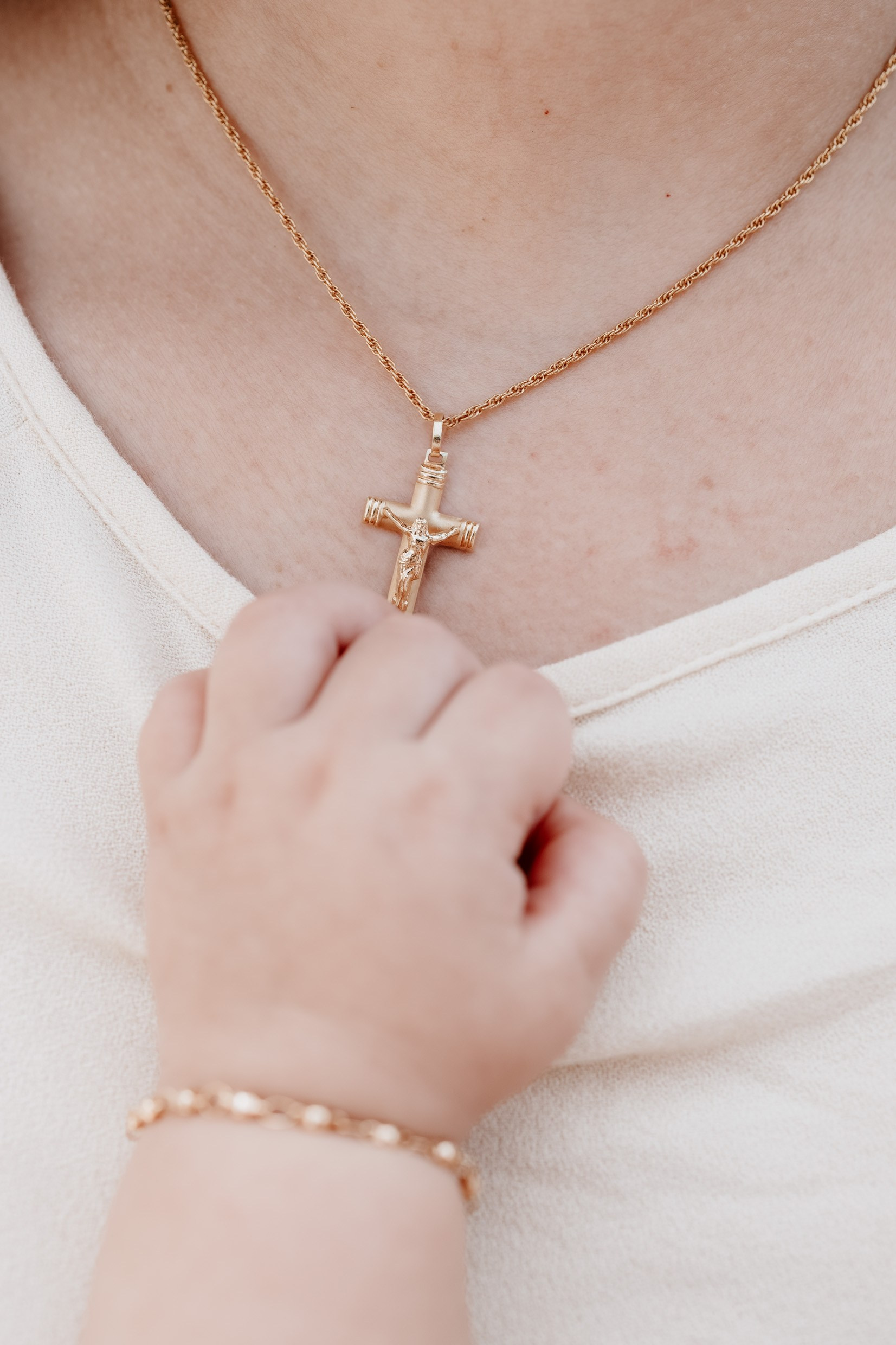 Detalhes do batismo fotografados de forma natural