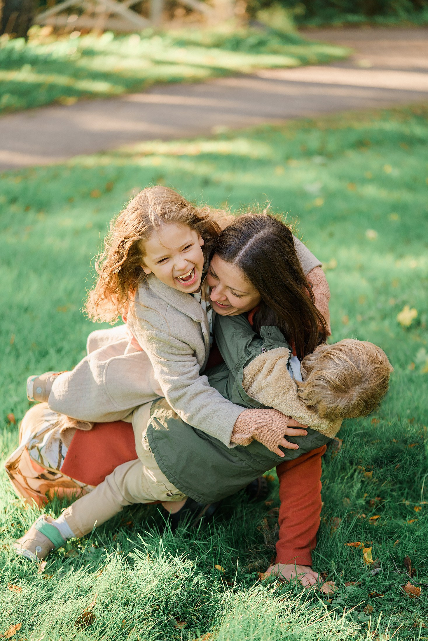 vauhdikas perhekuvaus miljöössä 