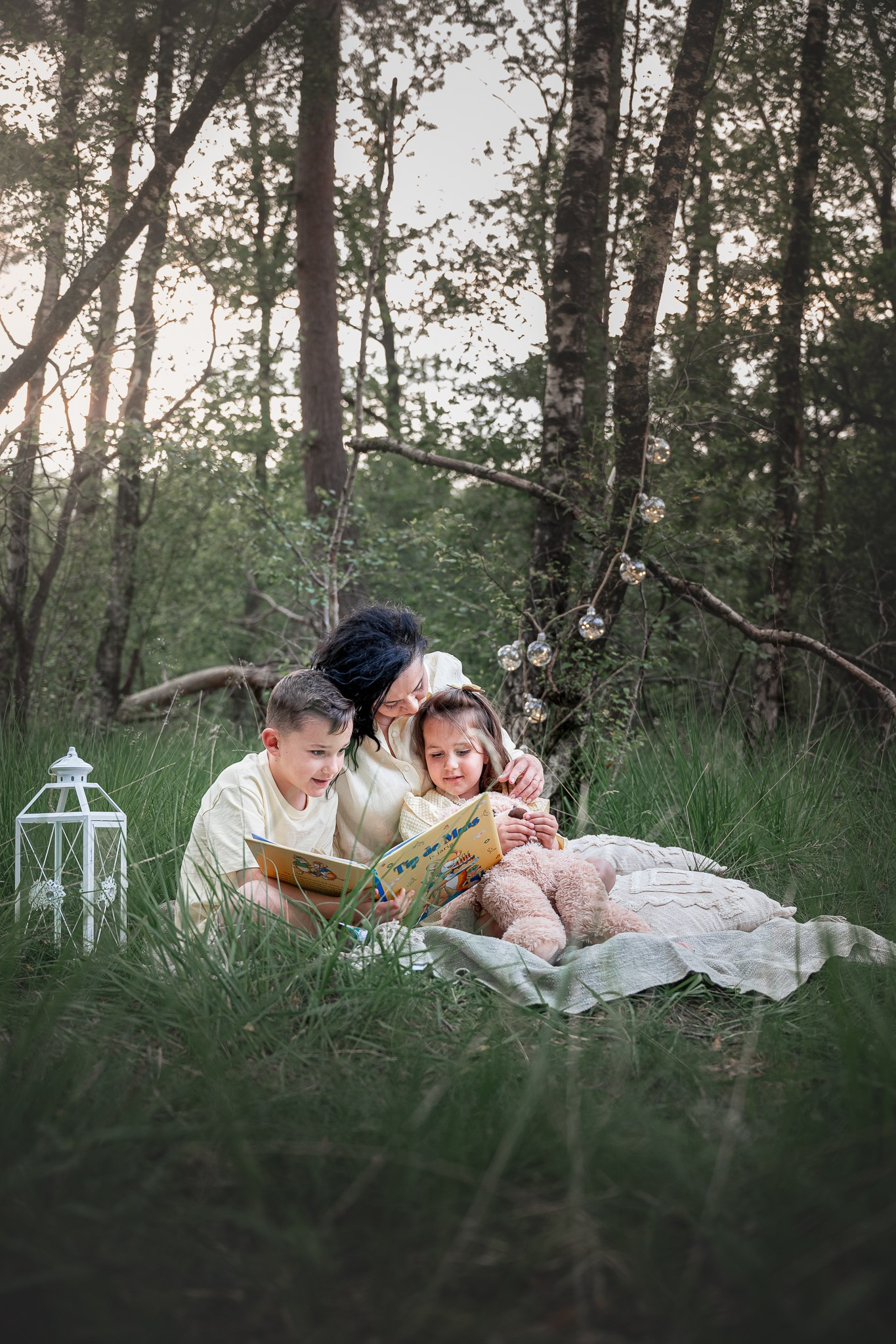 Motherhood Photography Belgium — Lucian Petric. Lucian Petric — Wedding & Baptism Photographer in Turnhout, Belgium