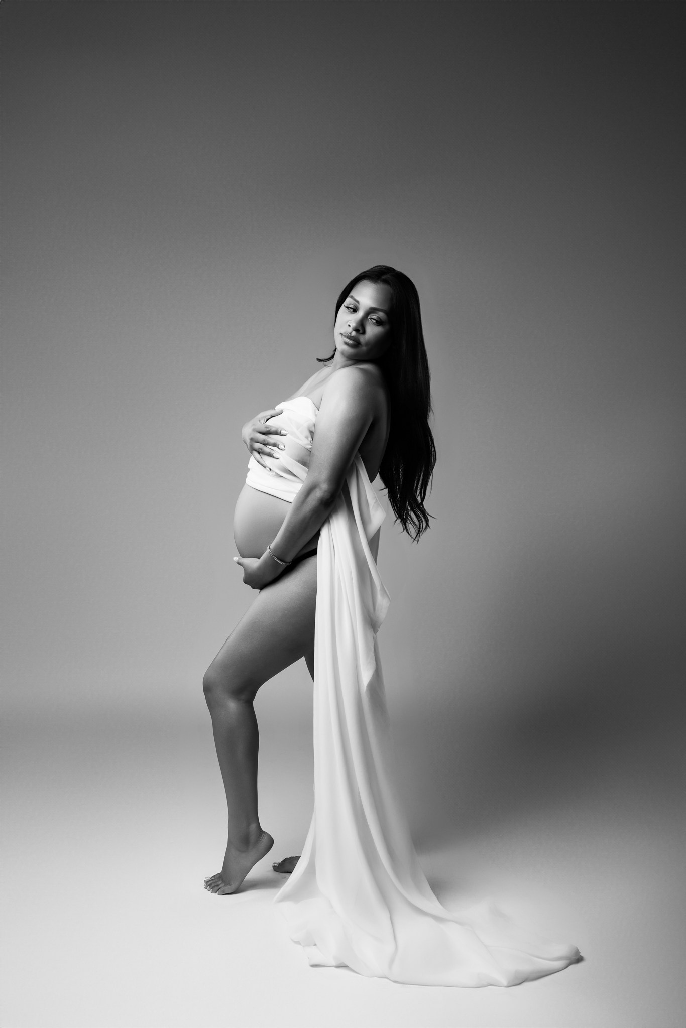 Kayli Maternity Photoshoot. Professional family, maternity & newborn photographer in North Charleston, SC, creating timeless portraits