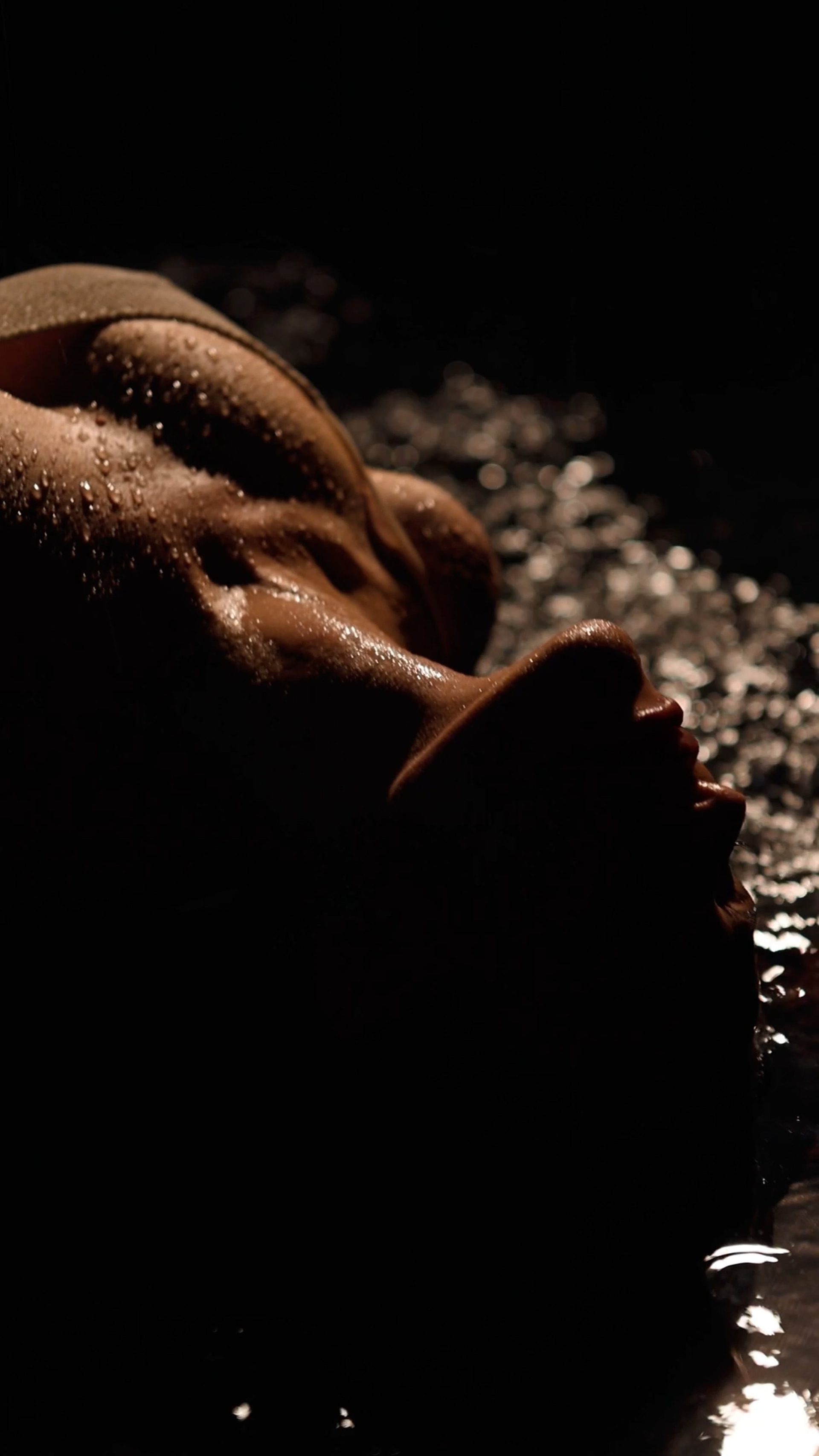 Фотосессия в аквастудии. Женский сексуальный фотограф в Анталии, Турции Надин Оздемир