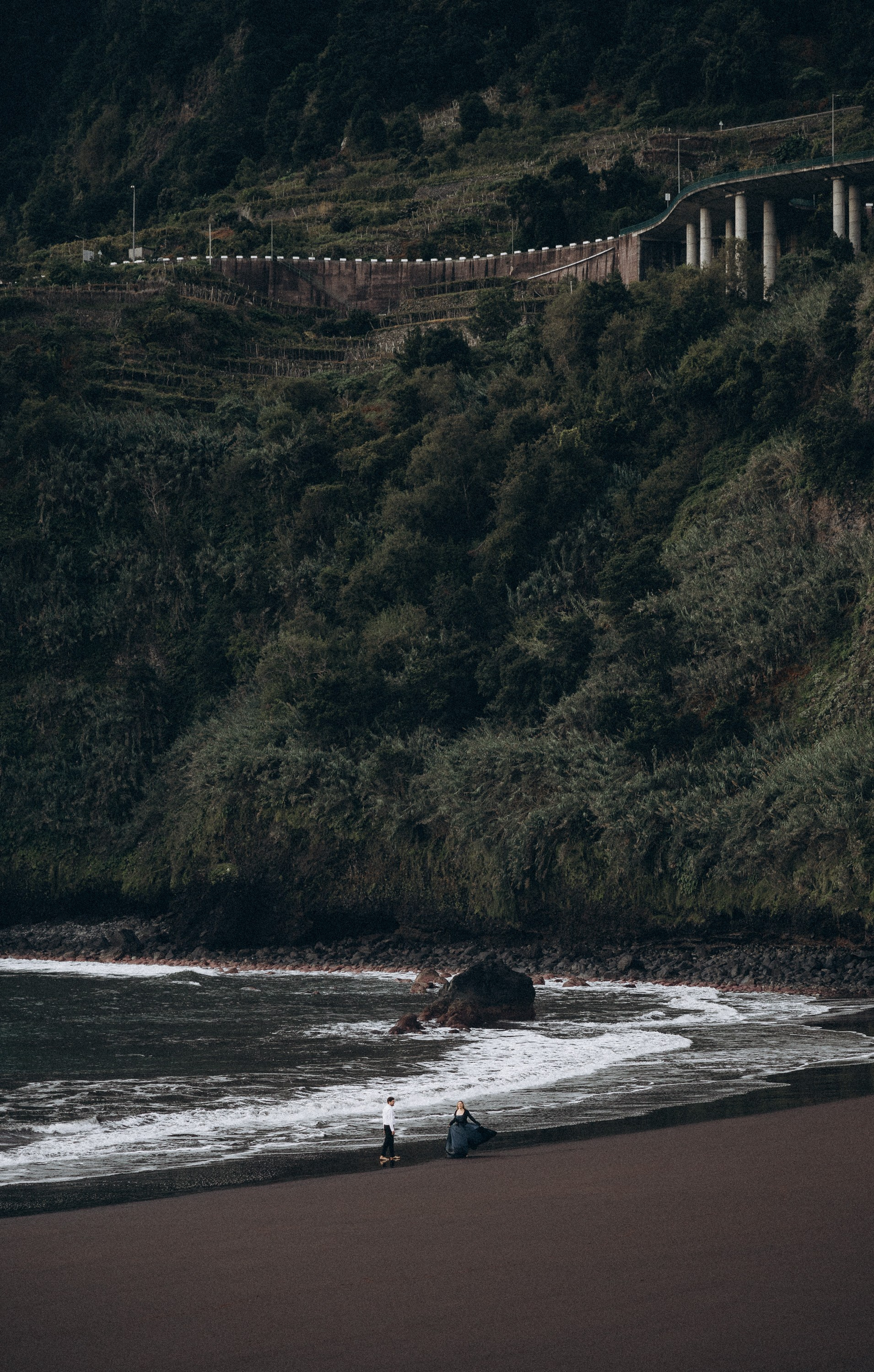 Engagement photoshoot for Ekaterina & Anton at Seixal beach