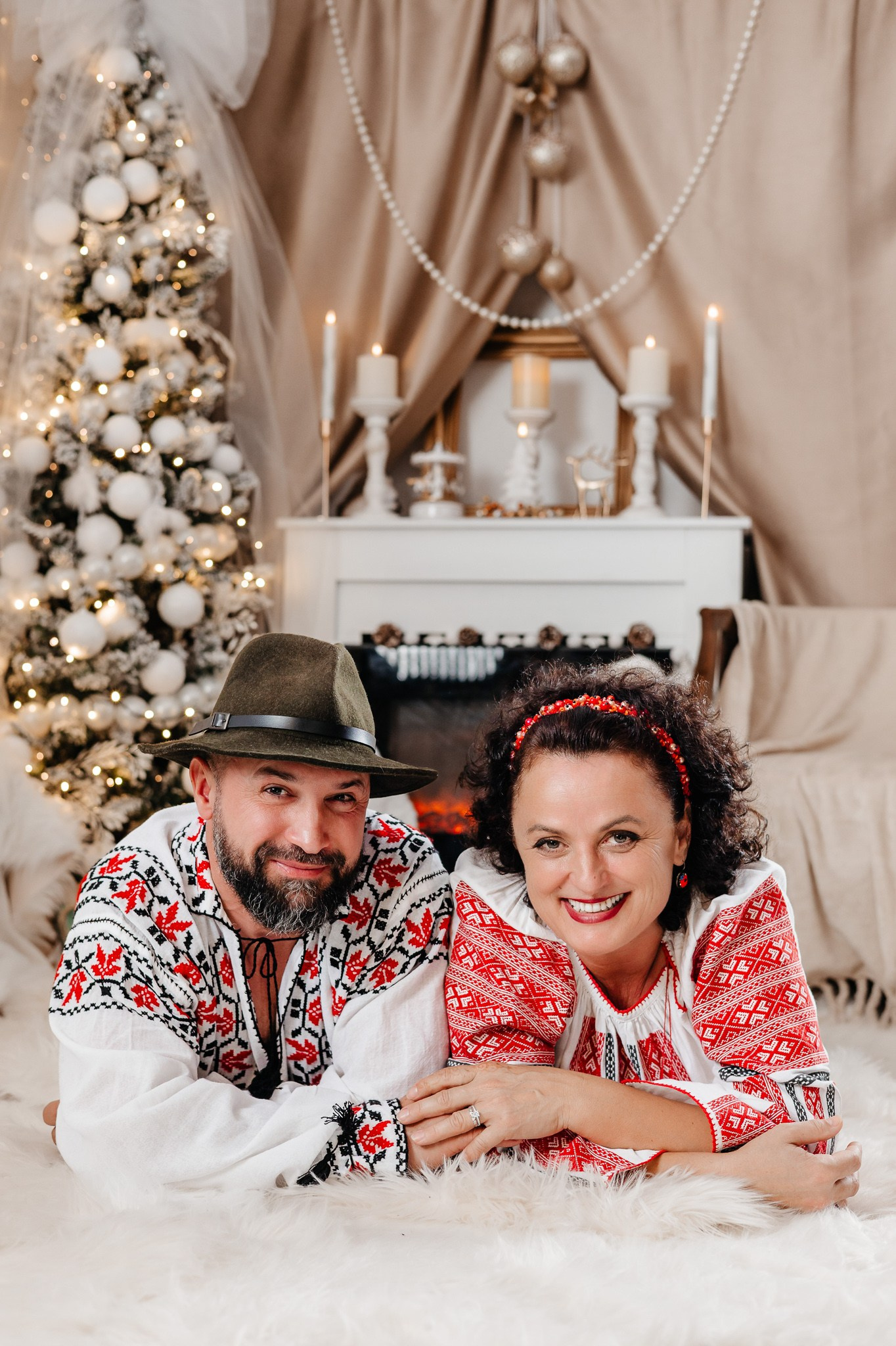 Ședințe Foto Crăciun 2025 Piatra Neamț | Fotografii de Sărbători | FotoACTIV. Fotograf Profesionist Piatra Neamț, Roman, Târgu Neamț, Bicaz, Neamț | Studio, Nuntă, Botez, Eveniment | FotoACTIV