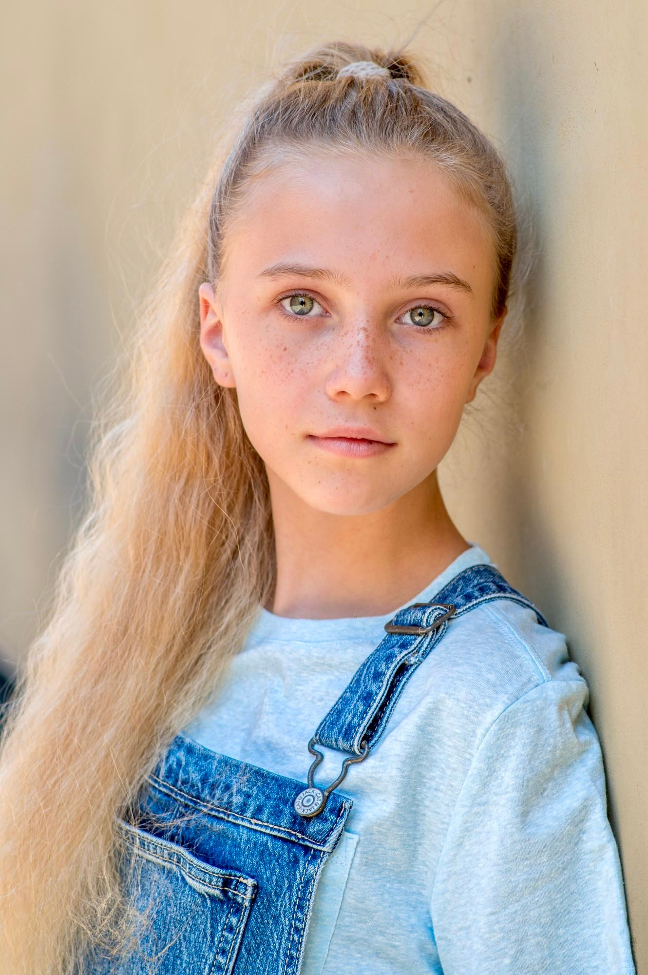 Service prices. Actors headshots photographer in Los Angeles