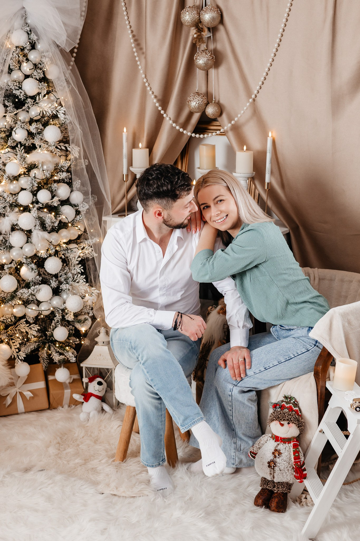 Ședințe Foto Crăciun 2025 Piatra Neamț | Fotografii de Sărbători | FotoACTIV. Fotograf Profesionist Piatra Neamț, Roman, Târgu Neamț, Bicaz, Neamț | Studio, Nuntă, Botez, Eveniment | FotoACTIV