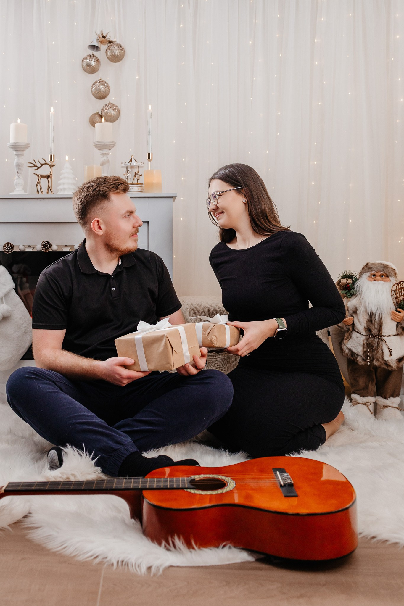 Ședințe Foto Crăciun 2025 Piatra Neamț | Fotografii de Sărbători | FotoACTIV. Fotograf Profesionist Piatra Neamț, Roman, Târgu Neamț, Bicaz, Neamț | Studio, Nuntă, Botez, Eveniment | FotoACTIV