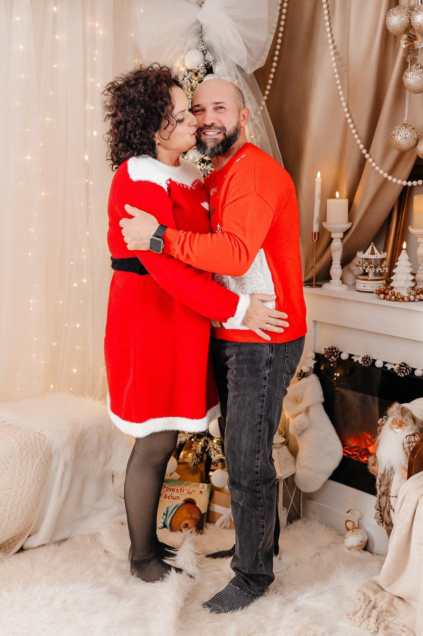 Ședințe Foto Crăciun 2025 Piatra Neamț | Fotografii de Sărbători | FotoACTIV. Fotograf Profesionist Piatra Neamț, Roman, Târgu Neamț, Bicaz, Neamț | Studio, Nuntă, Botez, Eveniment | FotoACTIV