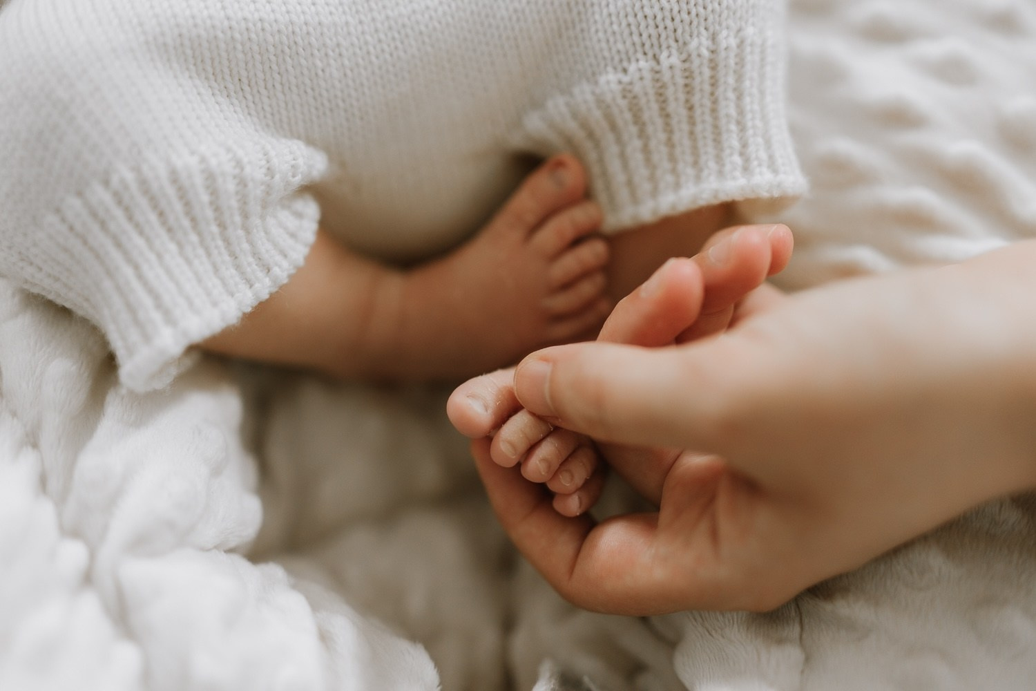 Neugeborenenfotografie Düsseldorf, Newborn Shooting Düsseldorf, Babyfotograf Düsseldorf, natürliche Babyfotos, Familienfotografie Düsseldorf, Neugeborenenshooting NRW.