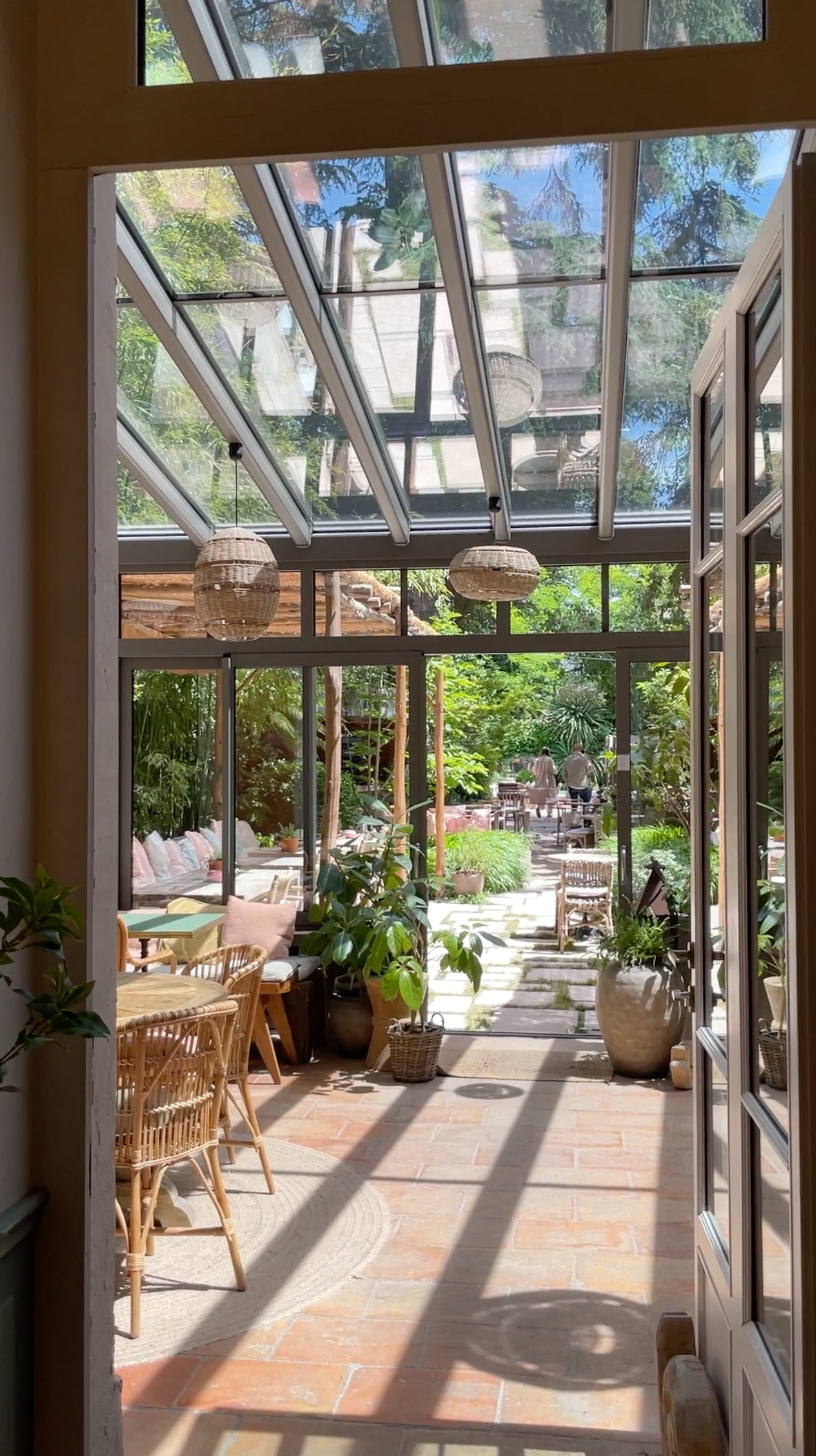 Individual photo portrait for Daniel in Toulouse city centre. Eugénie Smirnova — Wedding & Elopement Photographer in Southwest France