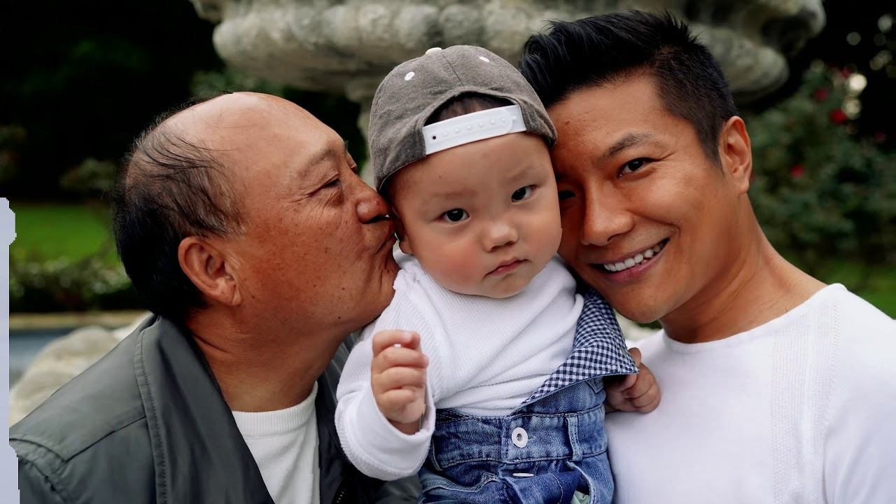 Family photo session at The Manor in West Orange, NJ. Emin Kuliyev — Award-Winning Wedding Photojournalist NYC & USA | Best Wedding Photographer Known for Candid, Timeless Moments