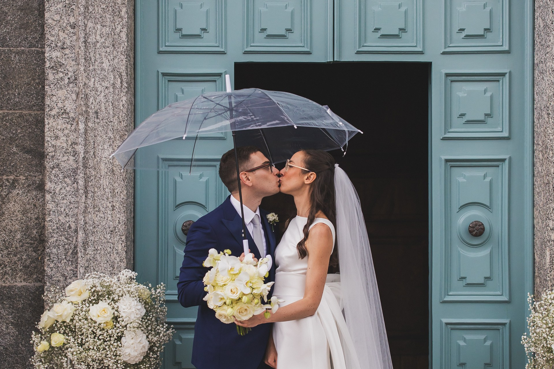 Matrimonio con la Pioggia Milano Emme Studios. Fotografa di matrimonio a Milano e in Lombardia. Racconto matrimoni con uno stile naturale, elegante e senza pose forzate