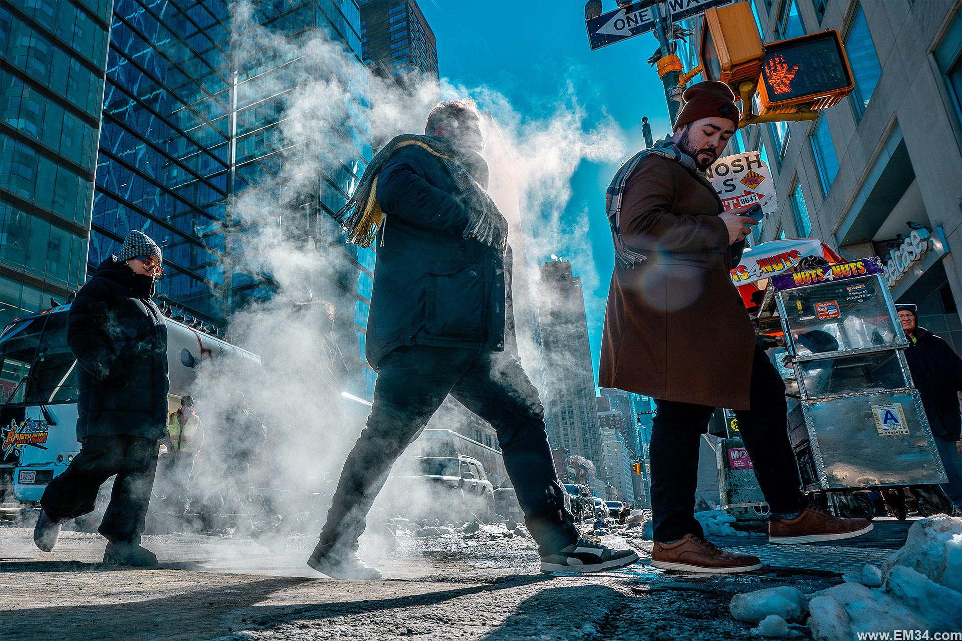 Best Street Photographer in New York City — Candid NYC Moments Captured by Emin Kuliyev. Emin Kuliyev — Award-Winning Wedding Photojournalist NYC & USA | Best Wedding Photographer Known for Candid, Timeless Moments