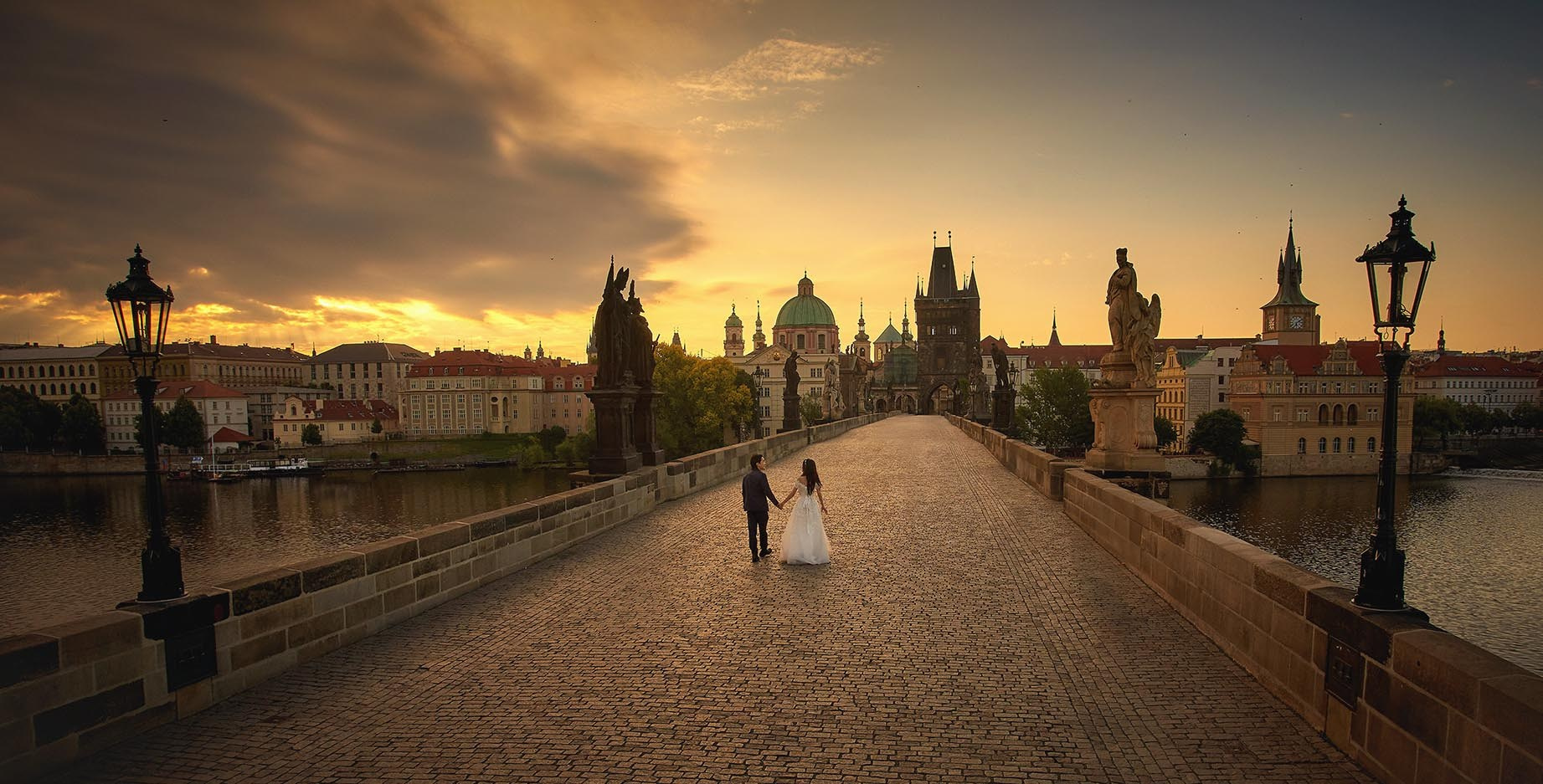 How to Have the Best Asian-Style Sunrise Engagement Session in Prague