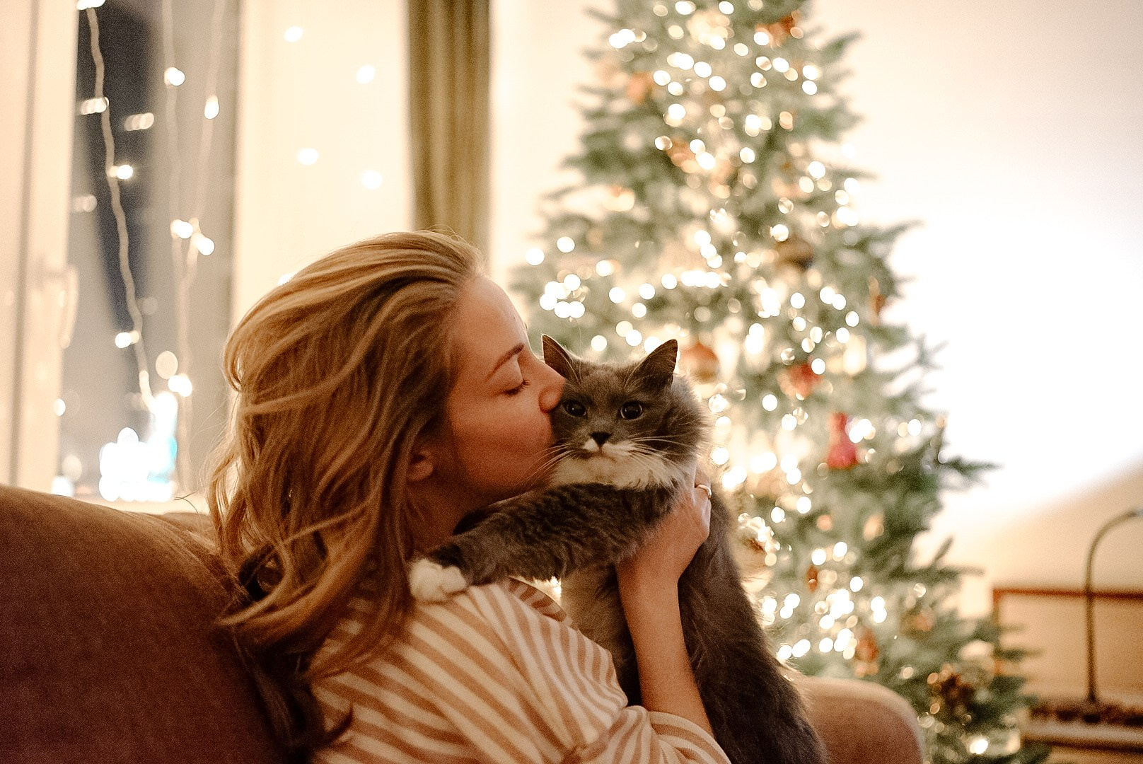 Christmas Photoshoot Abu Dhabi | Dubai 🎄 Holiday Photography Sessions 2025. Professional Photographer Abu Dhabi, Dubai — Yulia Ismoilova | 2025