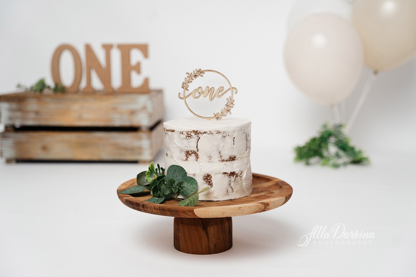 Cake smash session. Newborn and family photographer. Hills District. Sydney