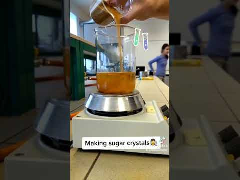 Making sugar crystals. Kiki-Niki-Cha! Learn, play, and discover with us!