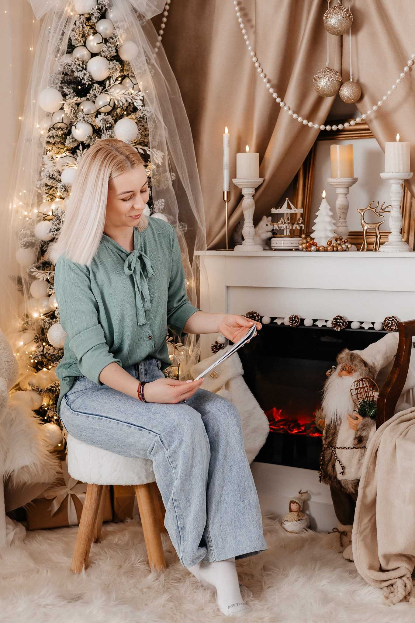 Ședințe Foto Crăciun 2025 Piatra Neamț | Fotografii de Sărbători | FotoACTIV. Fotograf Profesionist Piatra Neamț, Roman, Târgu Neamț, Bicaz, Neamț | Studio, Nuntă, Botez, Eveniment | FotoACTIV