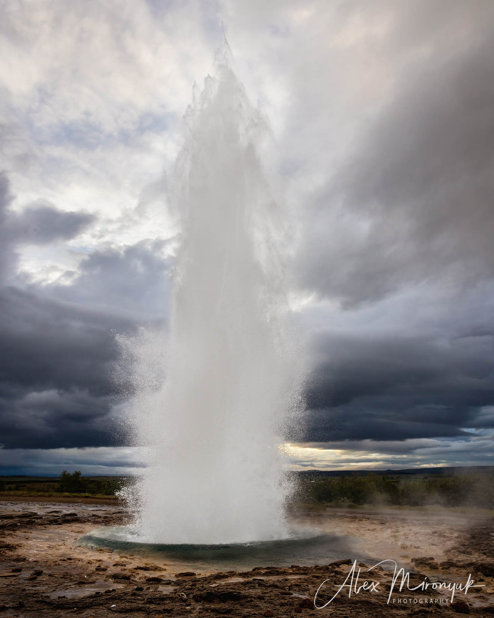 Iceland Hiking Adventure. Pet, Senior, Landscape, portrait studio, photographer in Miami and Sou