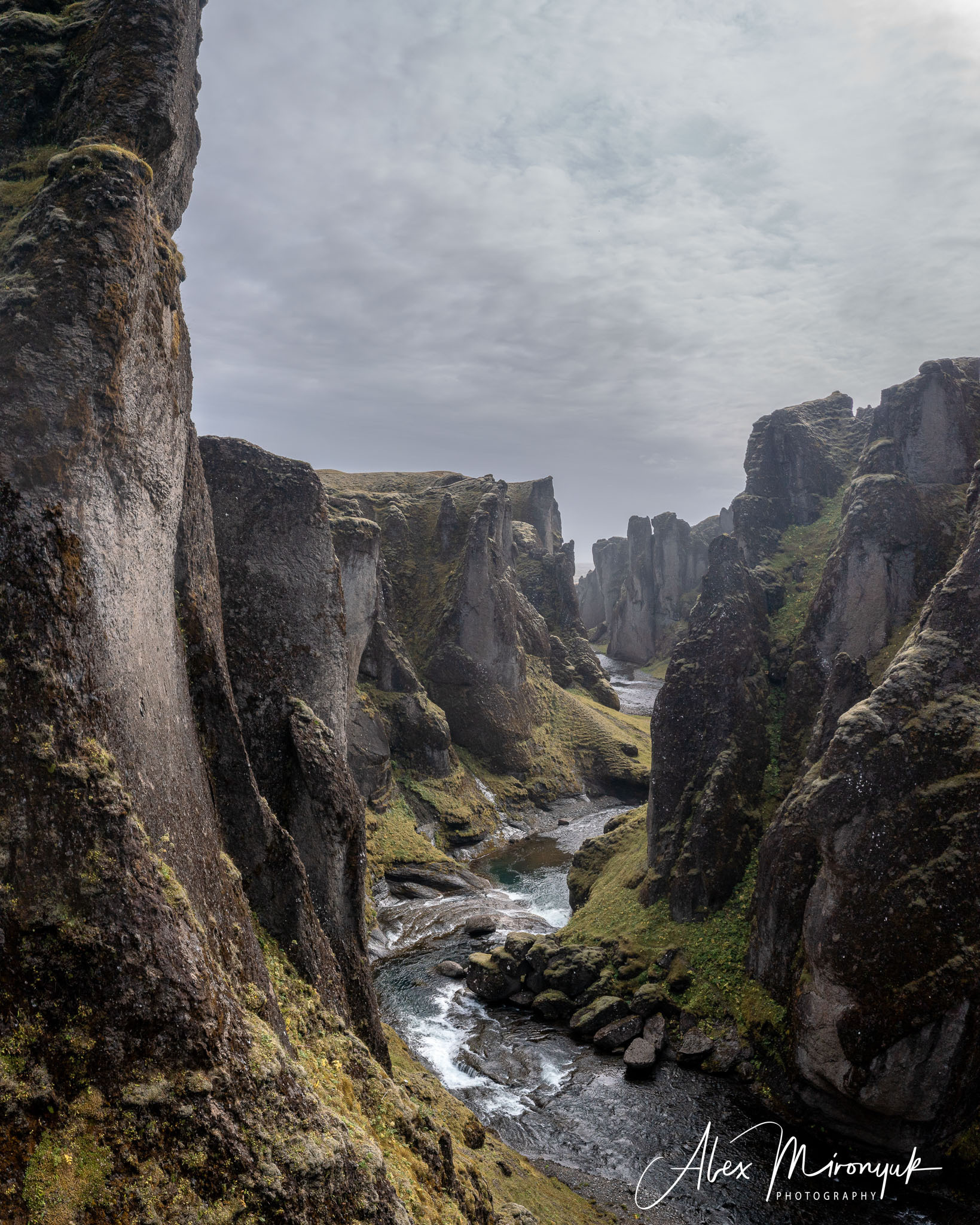 Iceland Hiking Adventure. Pet, Senior, Landscape, portrait studio, photographer in Miami and Sou