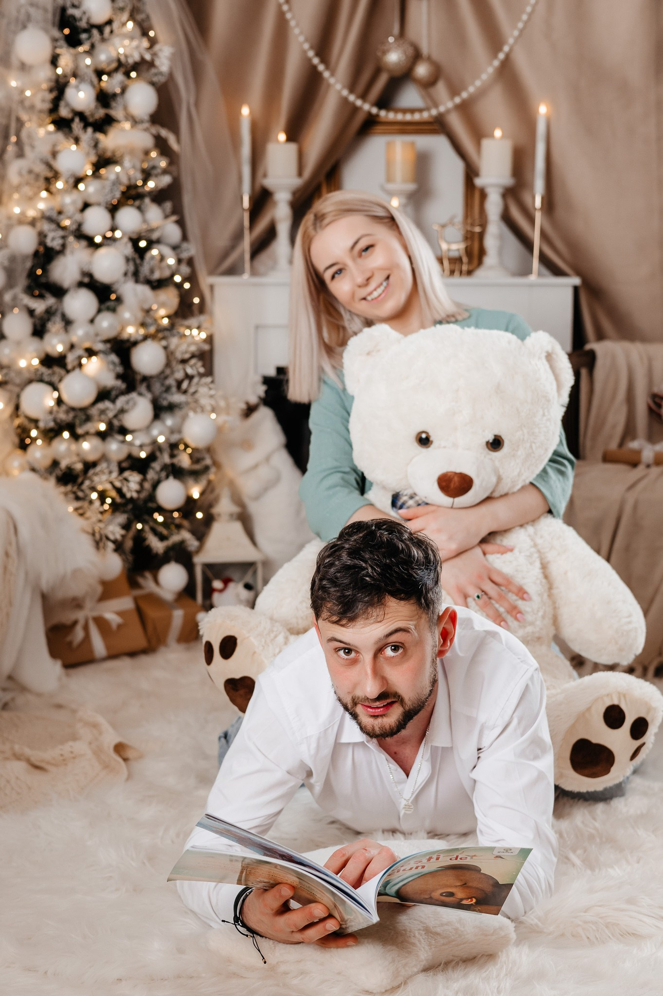 Ședințe Foto Crăciun 2025 Piatra Neamț | Fotografii de Sărbători | FotoACTIV. Fotograf Profesionist Piatra Neamț, Roman, Târgu Neamț, Bicaz, Neamț | Studio, Nuntă, Botez, Eveniment | FotoACTIV