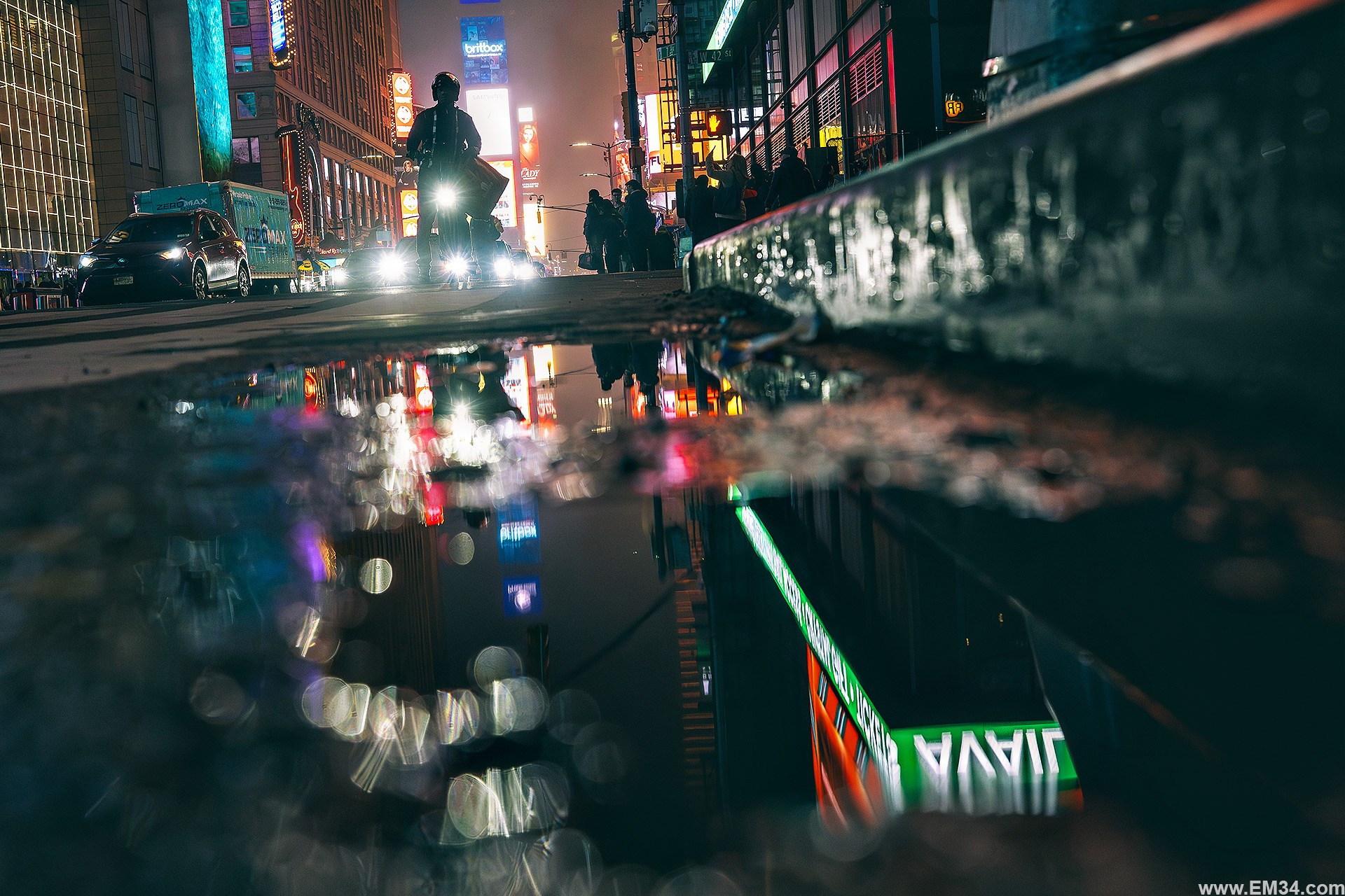 Street photography Manhattan, New York street photographer, photo walks NYC, candid people photography, urban life NYC. Emin Kuliyev — Award-Winning Wedding Photojournalist NYC & USA | Best Wedding Photographer Known for Candid, Timeless Moments