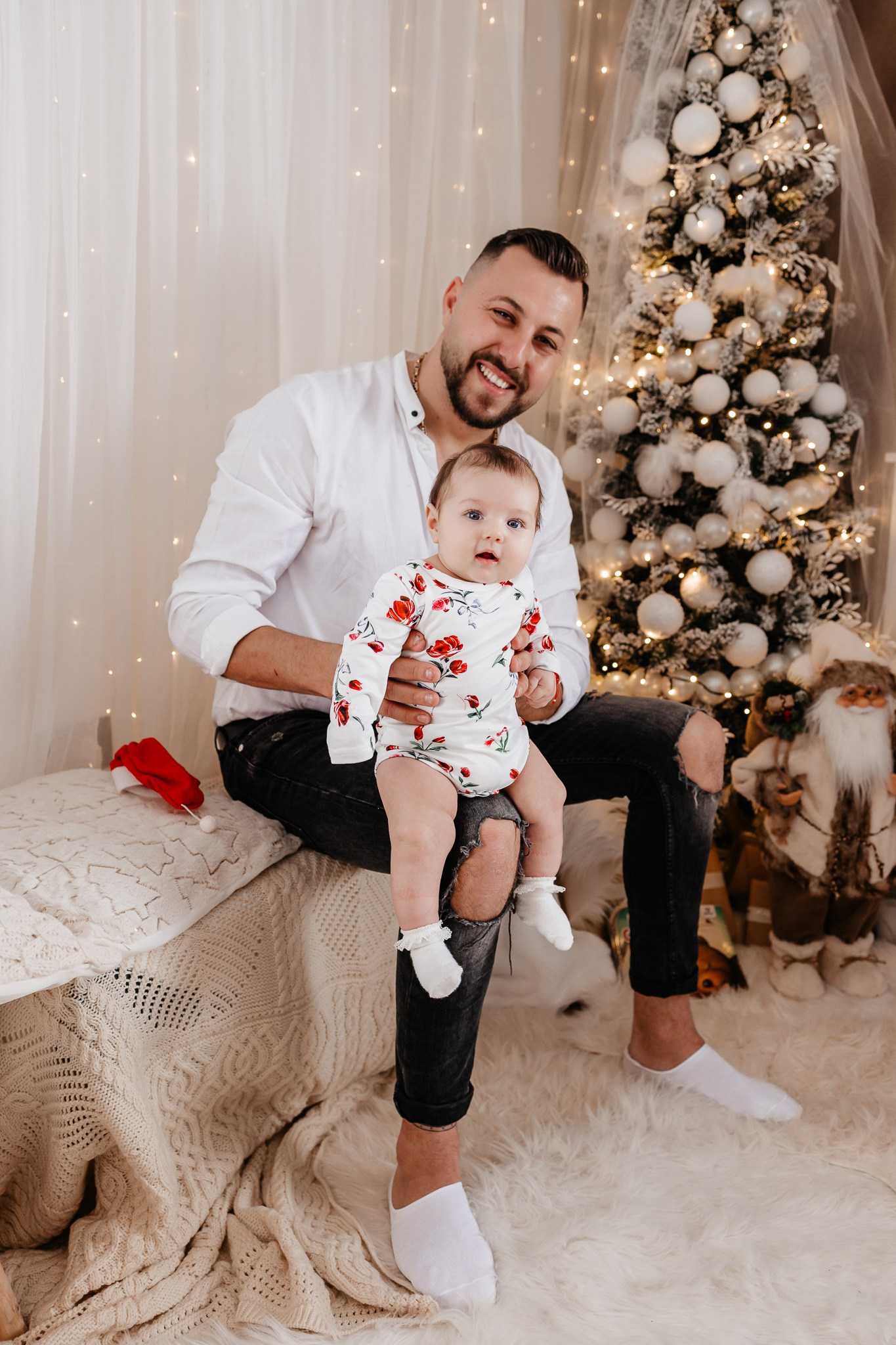 Ședințe Foto Crăciun 2025 Piatra Neamț | Fotografii de Sărbători | FotoACTIV. Fotograf Profesionist Piatra Neamț, Roman, Târgu Neamț, Bicaz, Neamț | Studio, Nuntă, Botez, Eveniment | FotoACTIV