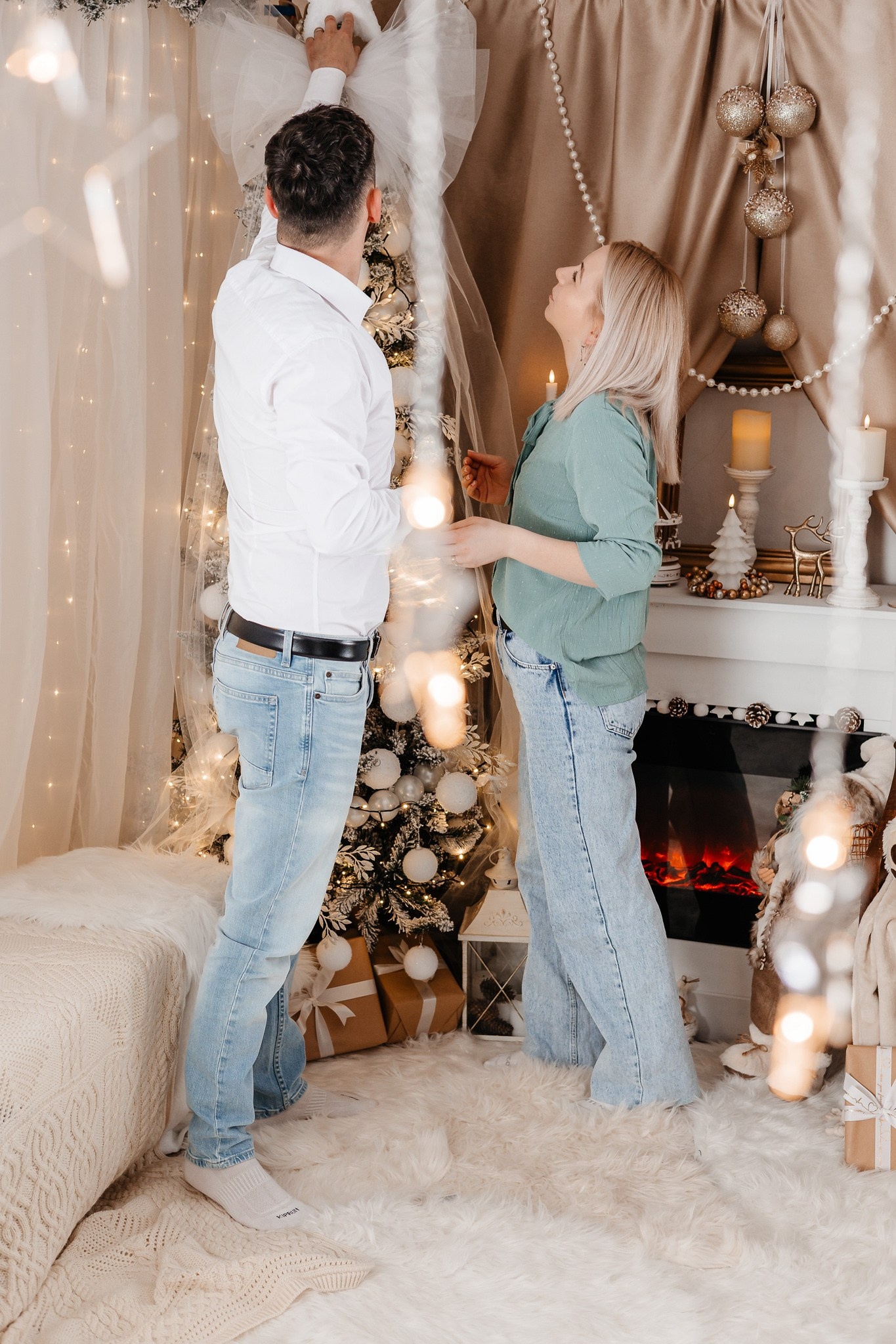 Ședințe Foto Crăciun 2025 Piatra Neamț | Fotografii de Sărbători | FotoACTIV. Fotograf Profesionist Piatra Neamț, Roman, Târgu Neamț, Bicaz, Neamț | Studio, Nuntă, Botez, Eveniment | FotoACTIV