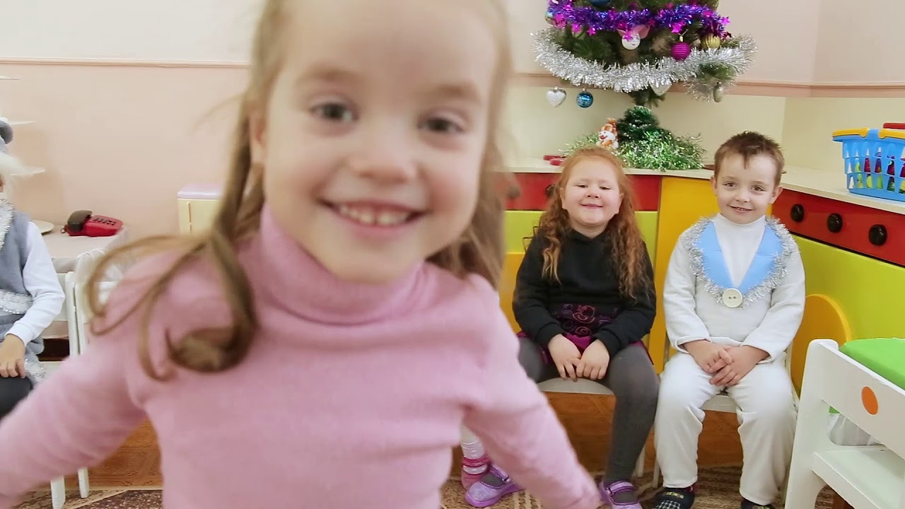 Начало новогоднего утренника. Фотограф Аня Самофалова