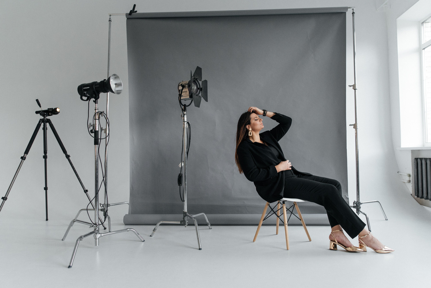 Контакти. Портретний та контент фотограф Київ