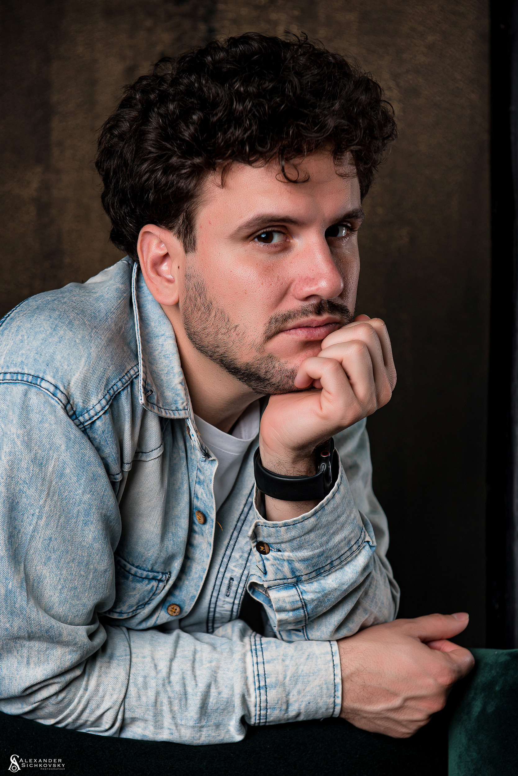 Індивідуальні зйомки та репортаж подій. Предметний фотограф Чернівці для інтернет магазину, сайту, каталогу, контент для бізнесу