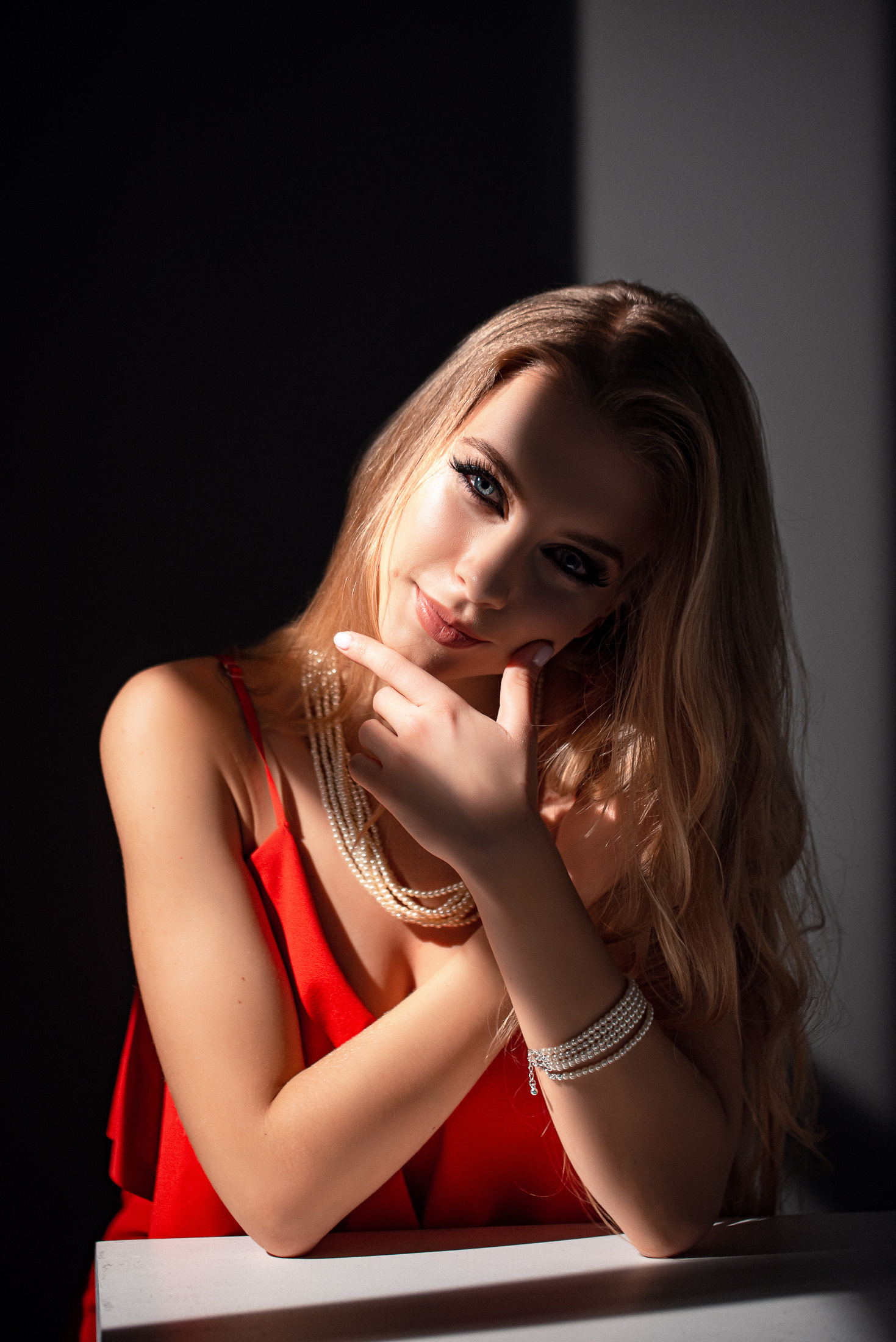 Індивідуальні зйомки та репортаж подій. Предметний фотограф Чернівці для інтернет магазину, сайту, каталогу, контент для бізнесу