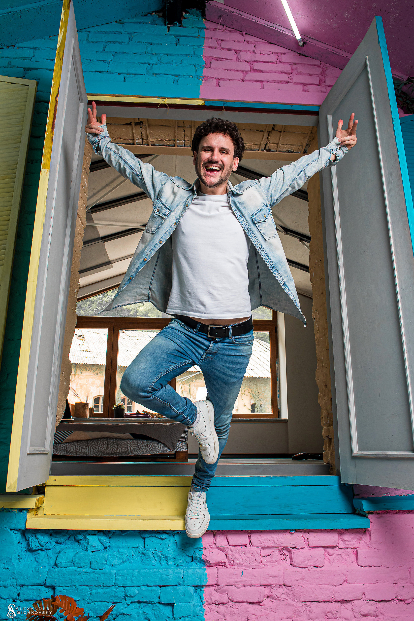 Індивідуальні зйомки та репортаж подій. Предметний фотограф Чернівці для інтернет магазину, сайту, каталогу, контент для бізнесу