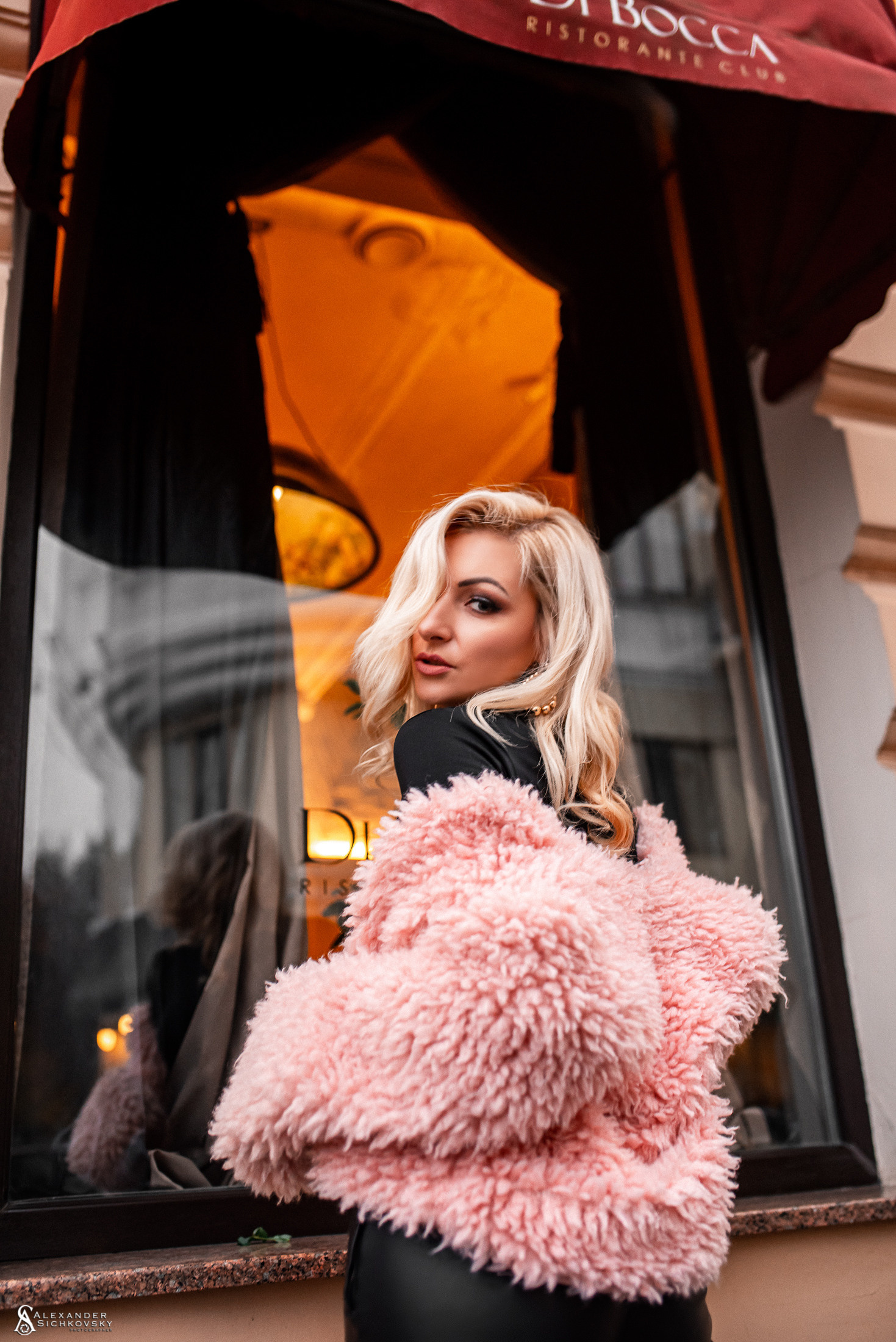 Індивідуальні зйомки та репортаж подій. Предметний фотограф Чернівці для інтернет магазину, сайту, каталогу, контент для бізнесу