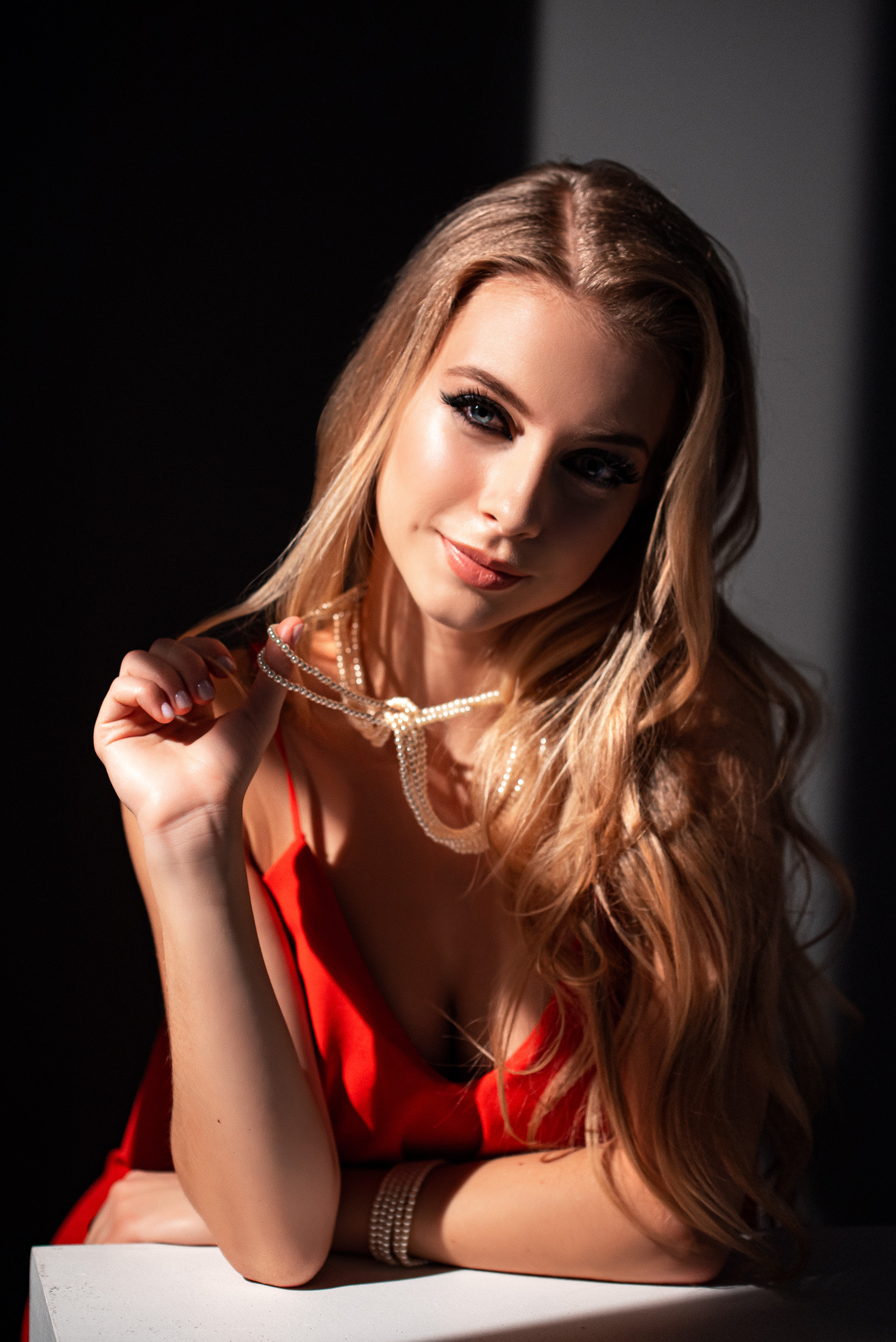 Індивідуальні зйомки та репортаж подій. Предметний фотограф Чернівці для інтернет магазину, сайту, каталогу, контент для бізнесу