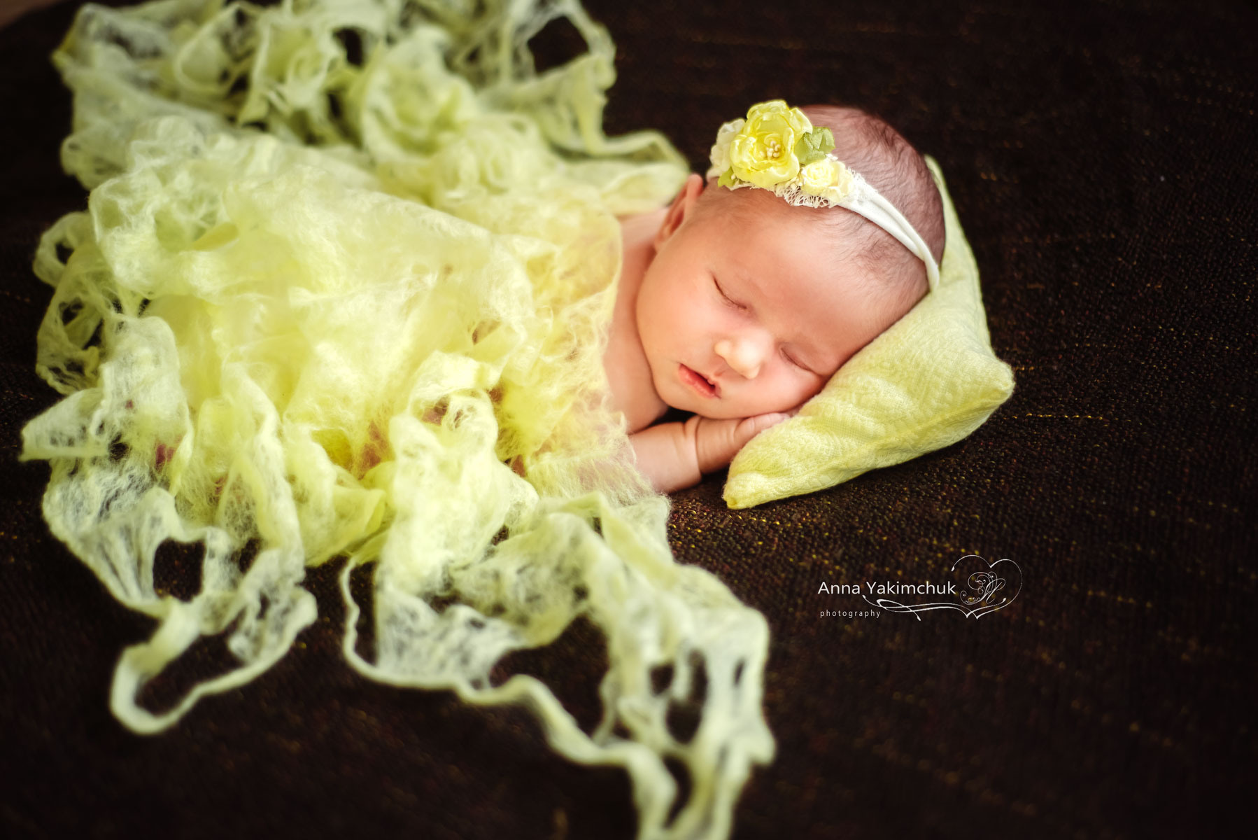 Фотограф новонароджених (newborn) та дитинства у Житомирі Анна Якимчук