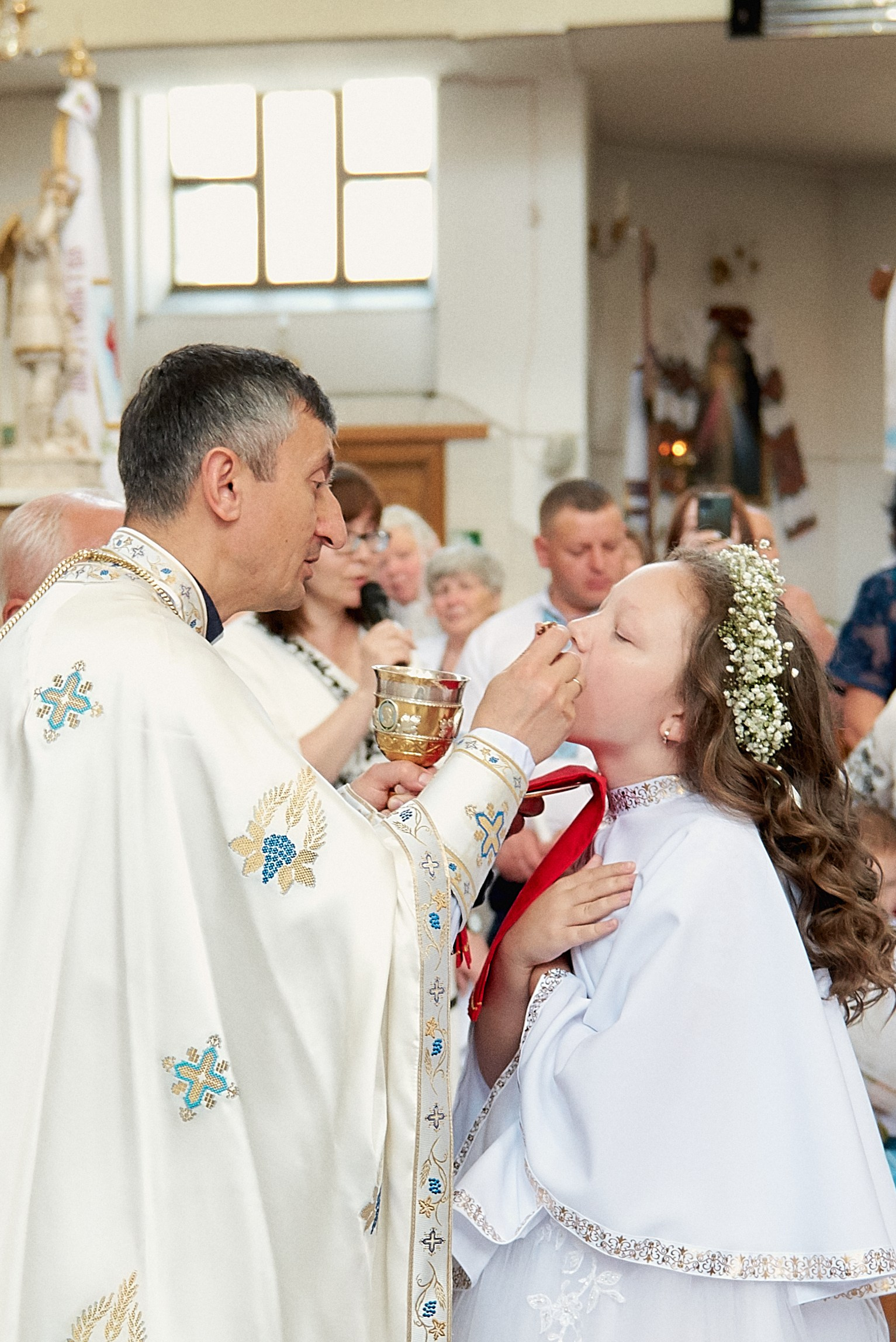 Причастя. Фотограф новонароджених діток та їх сімей в Тернополі