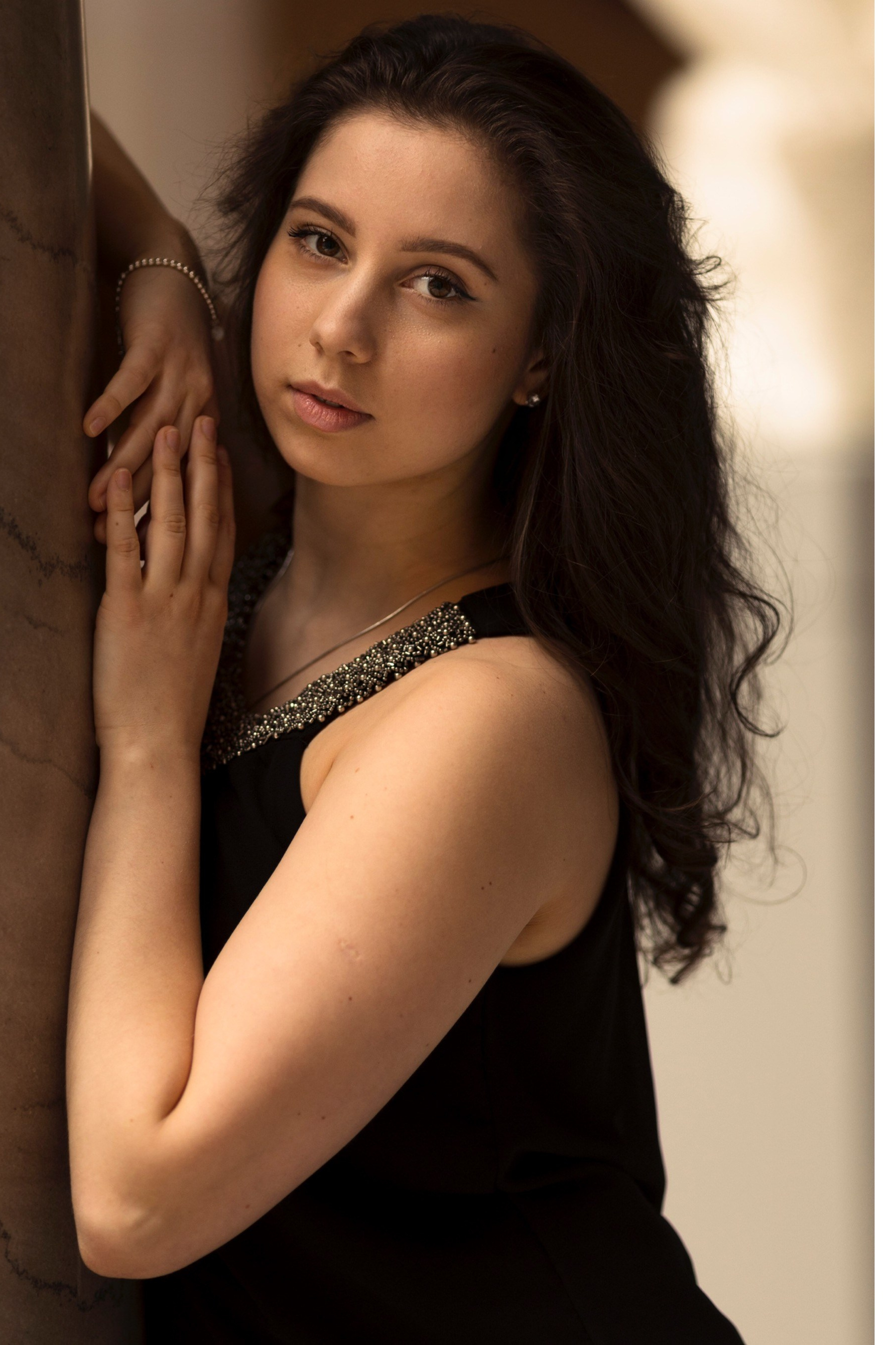 Contacts. VALERIIA VIUNOVA individual shooting\love story\event\brand