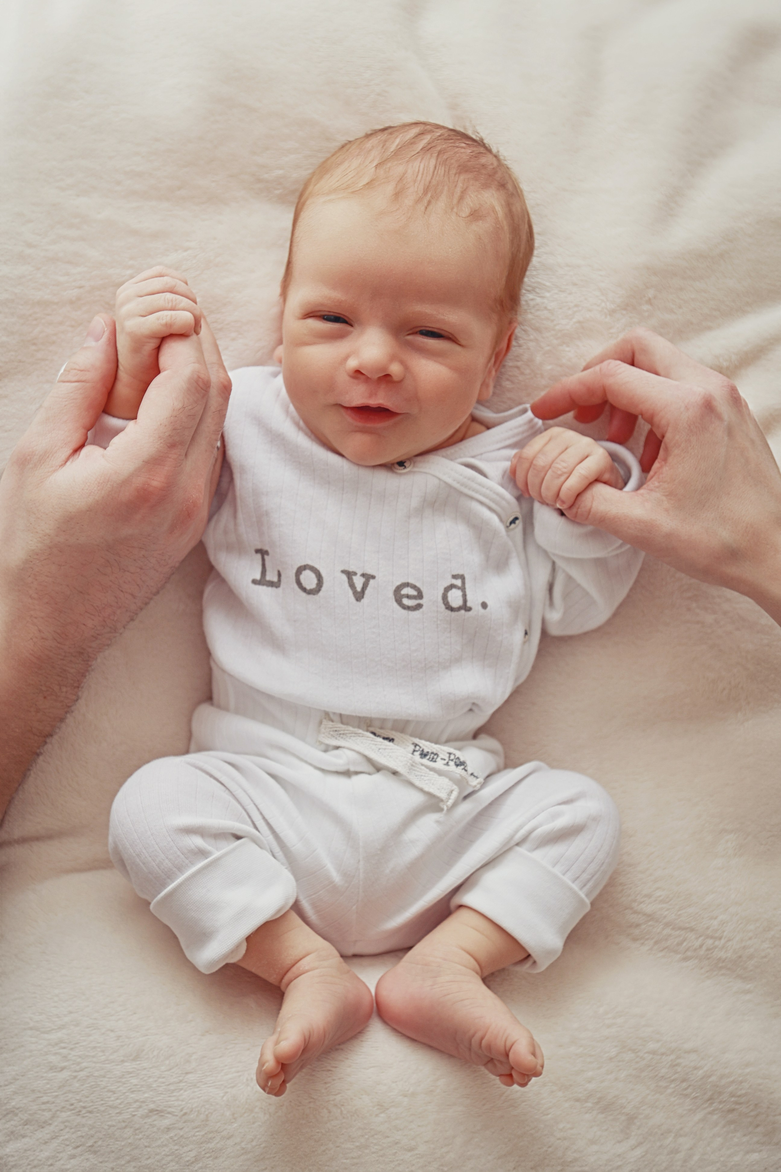 Contact. Daria Dmitrieva Newborn Photographer in Serbia